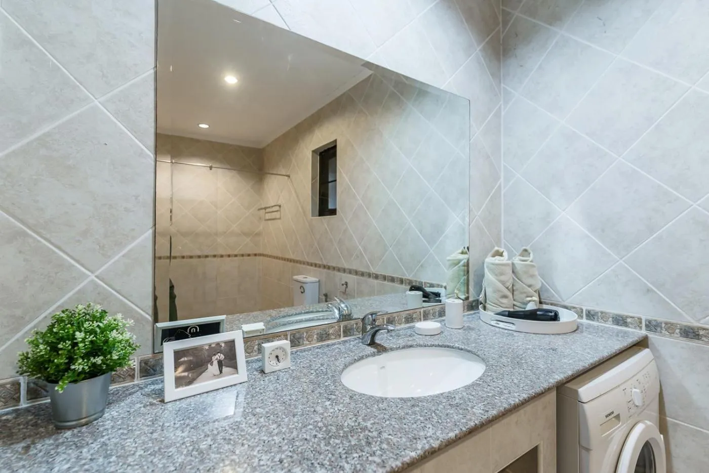 Bathroom in AnB poolvilla 2BR with private beach in pratamnak