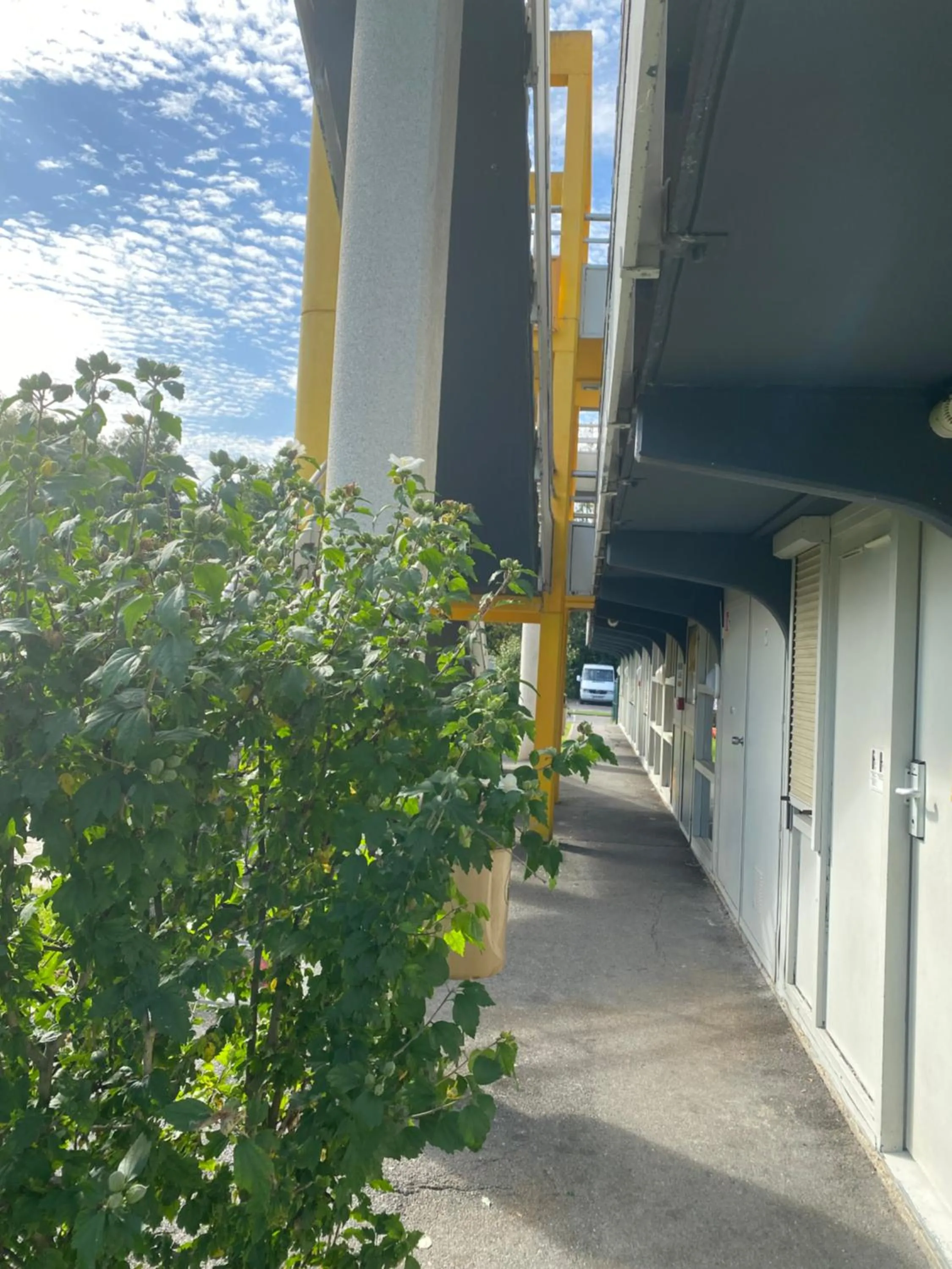 Patio in Premiere Classe Creil - Villers Saint Paul