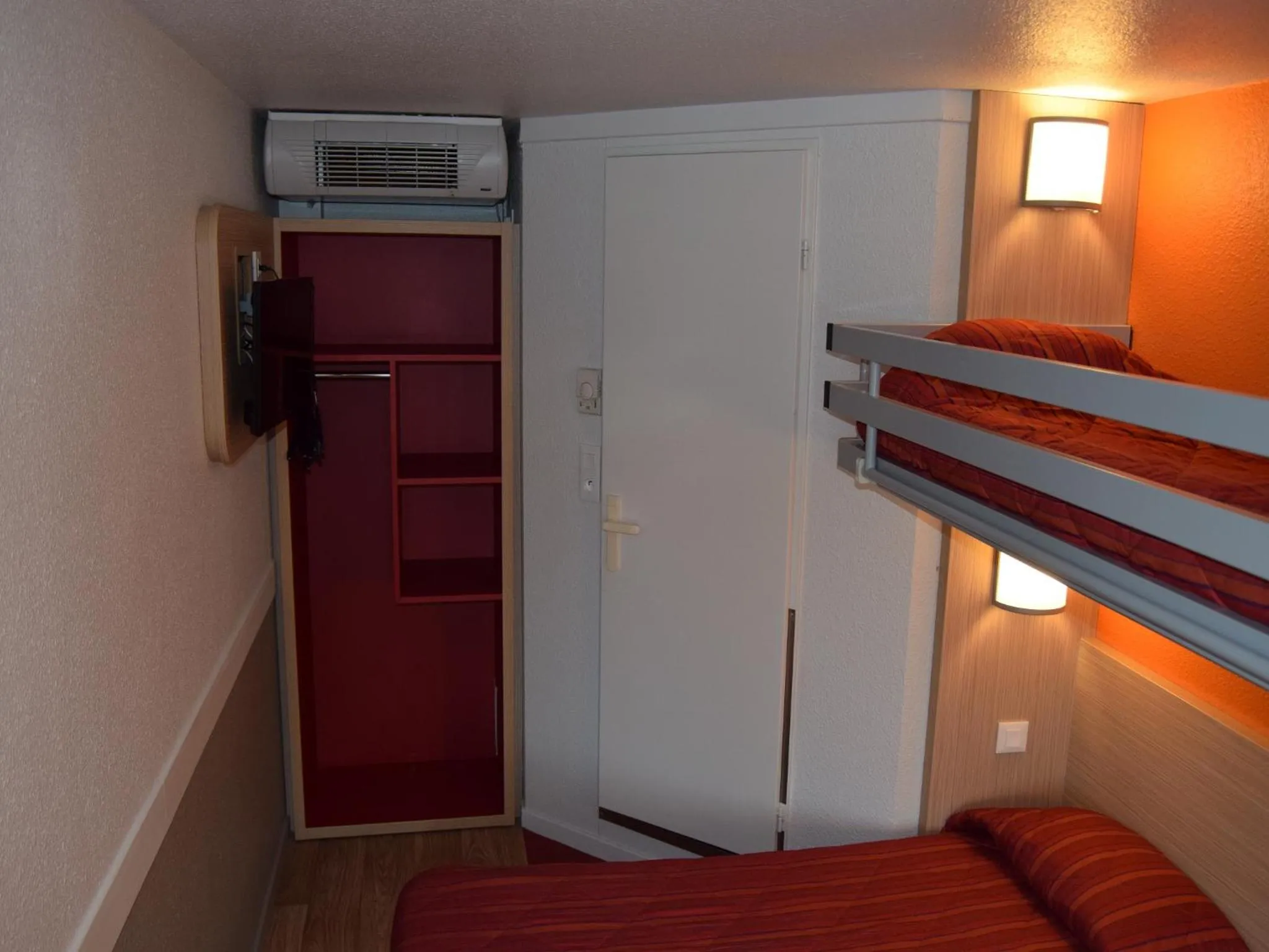 Bedroom in Premiere Classe Creil - Villers Saint Paul