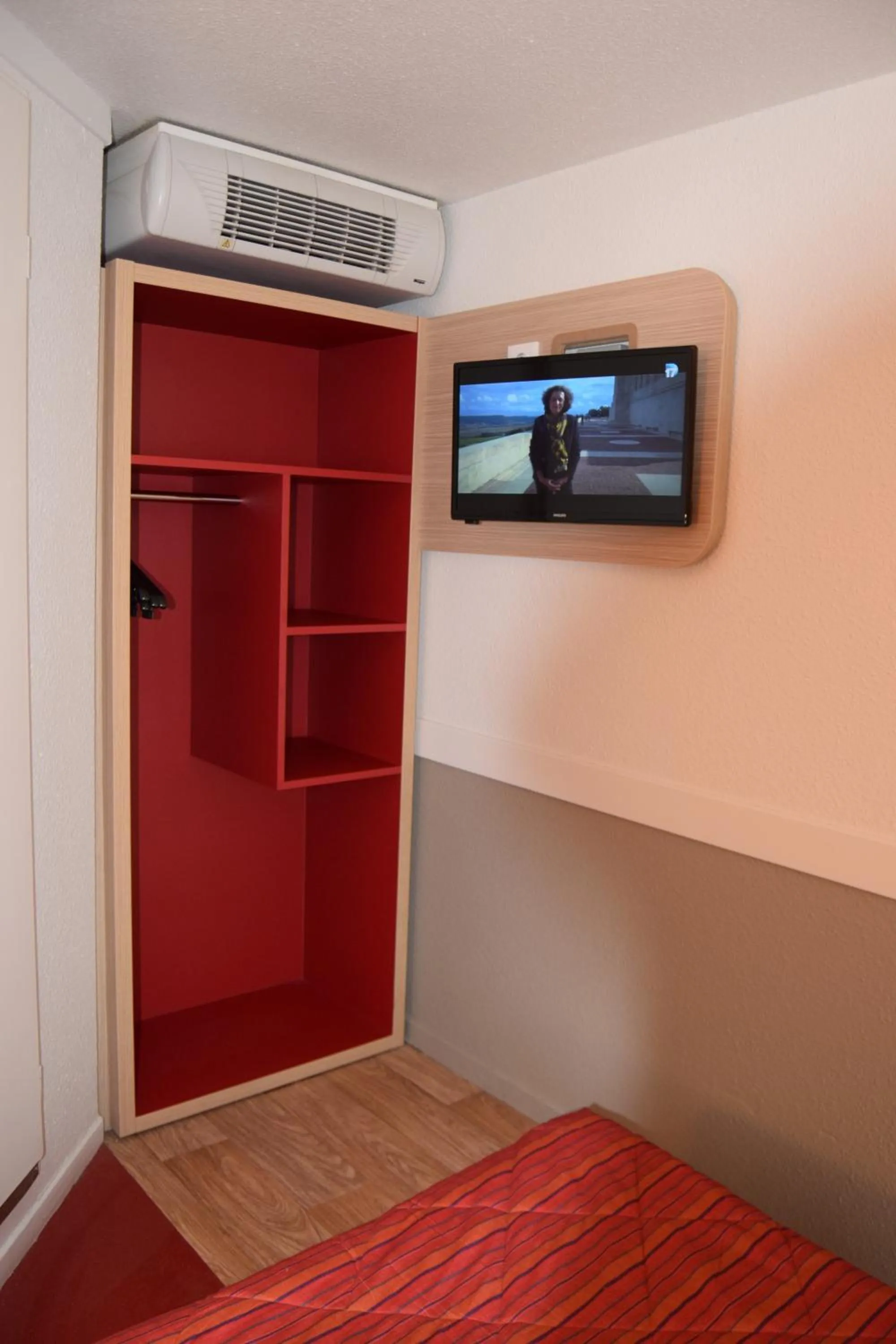 Photo of the whole room, Bed in Premiere Classe Creil - Villers Saint Paul