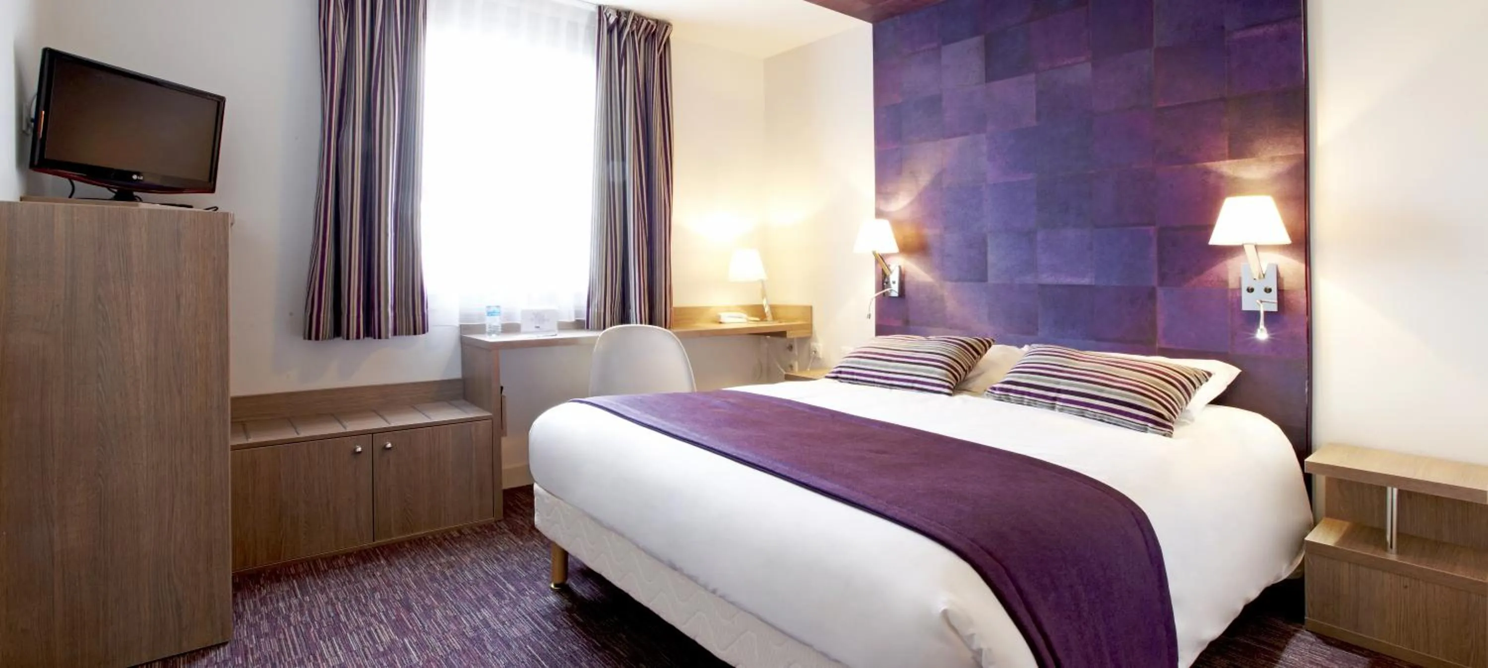 Day, Bed in Kyriad Valence Nord Bourg-Les-Valence