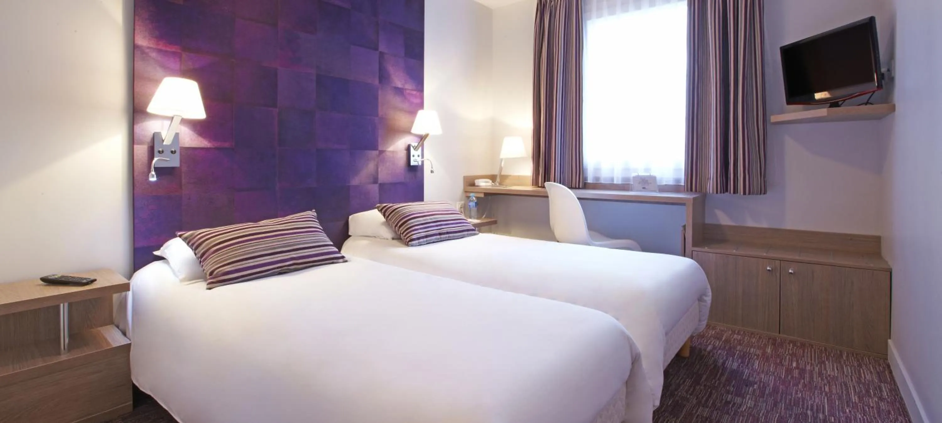 Day, Bed in Kyriad Valence Nord Bourg-Les-Valence