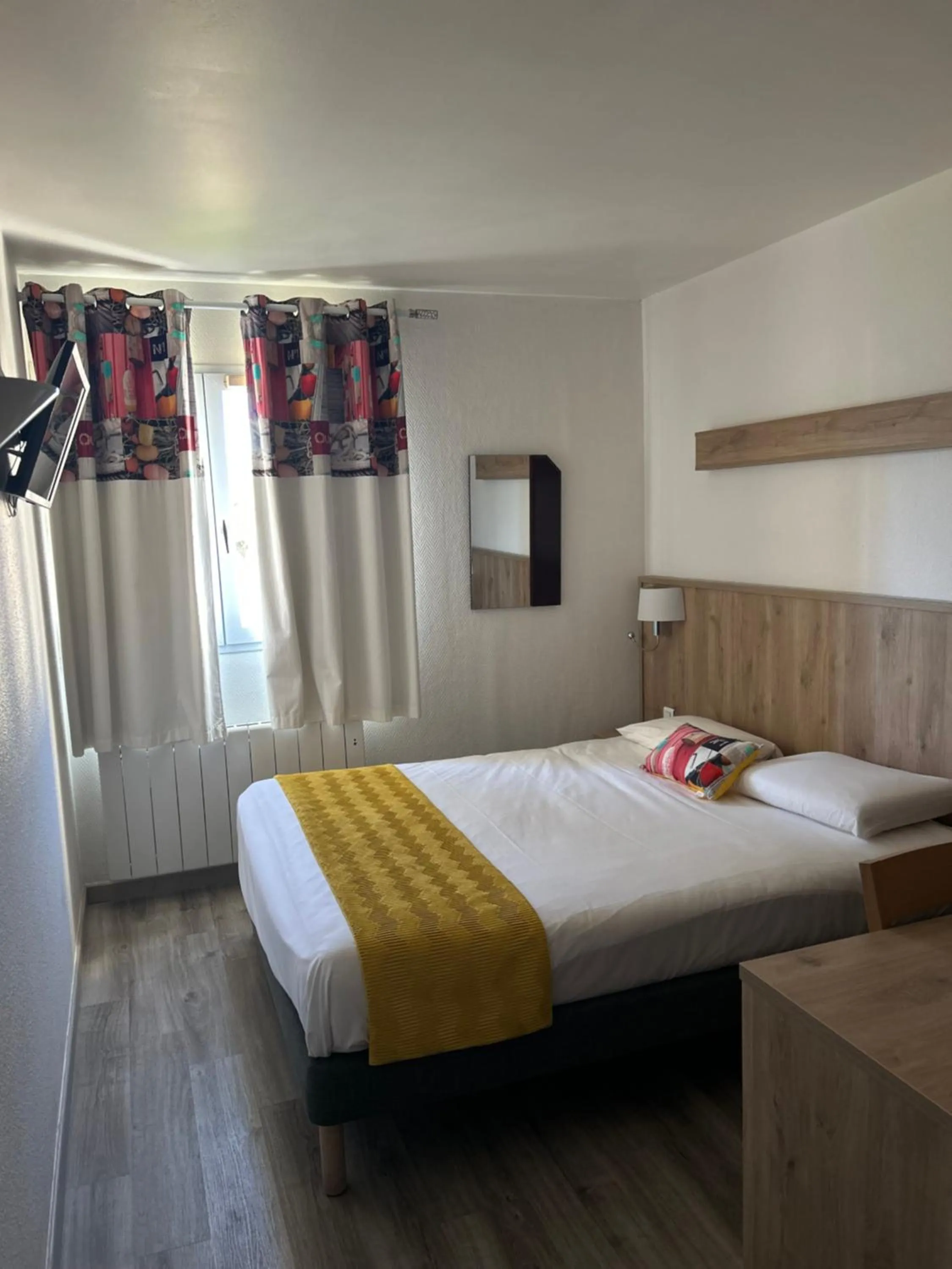 Bed in Contact Hotel Utah Beach Carentan