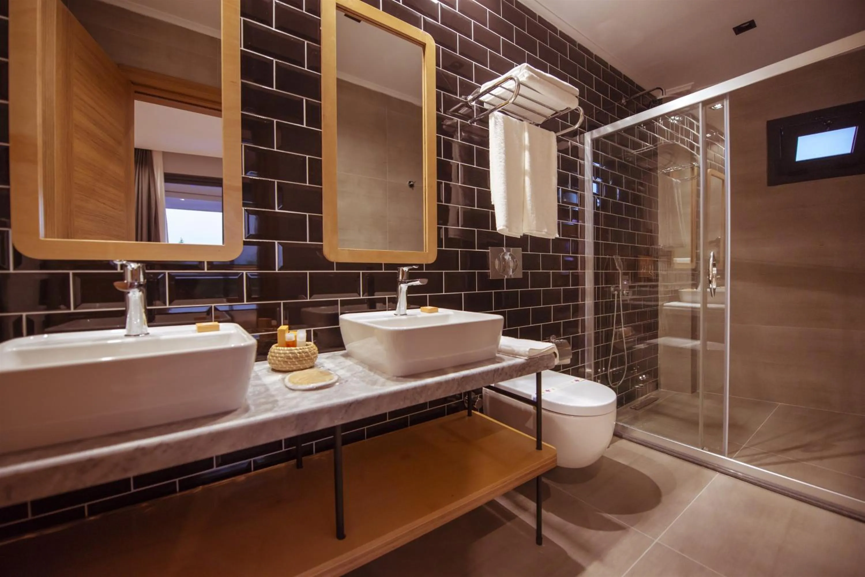 Shower in Arwen Hotel