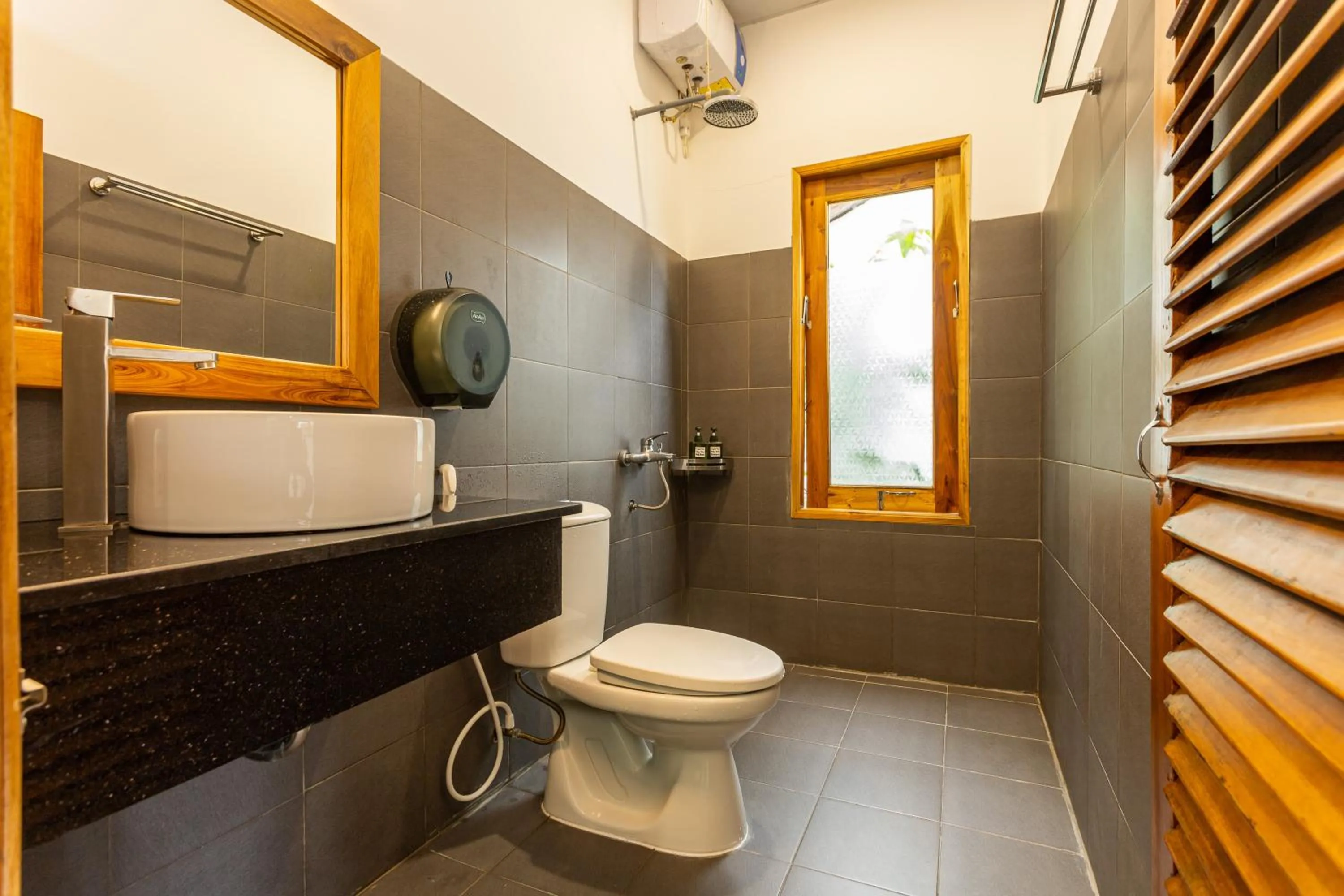 Toilet in LANGCHIA HOME