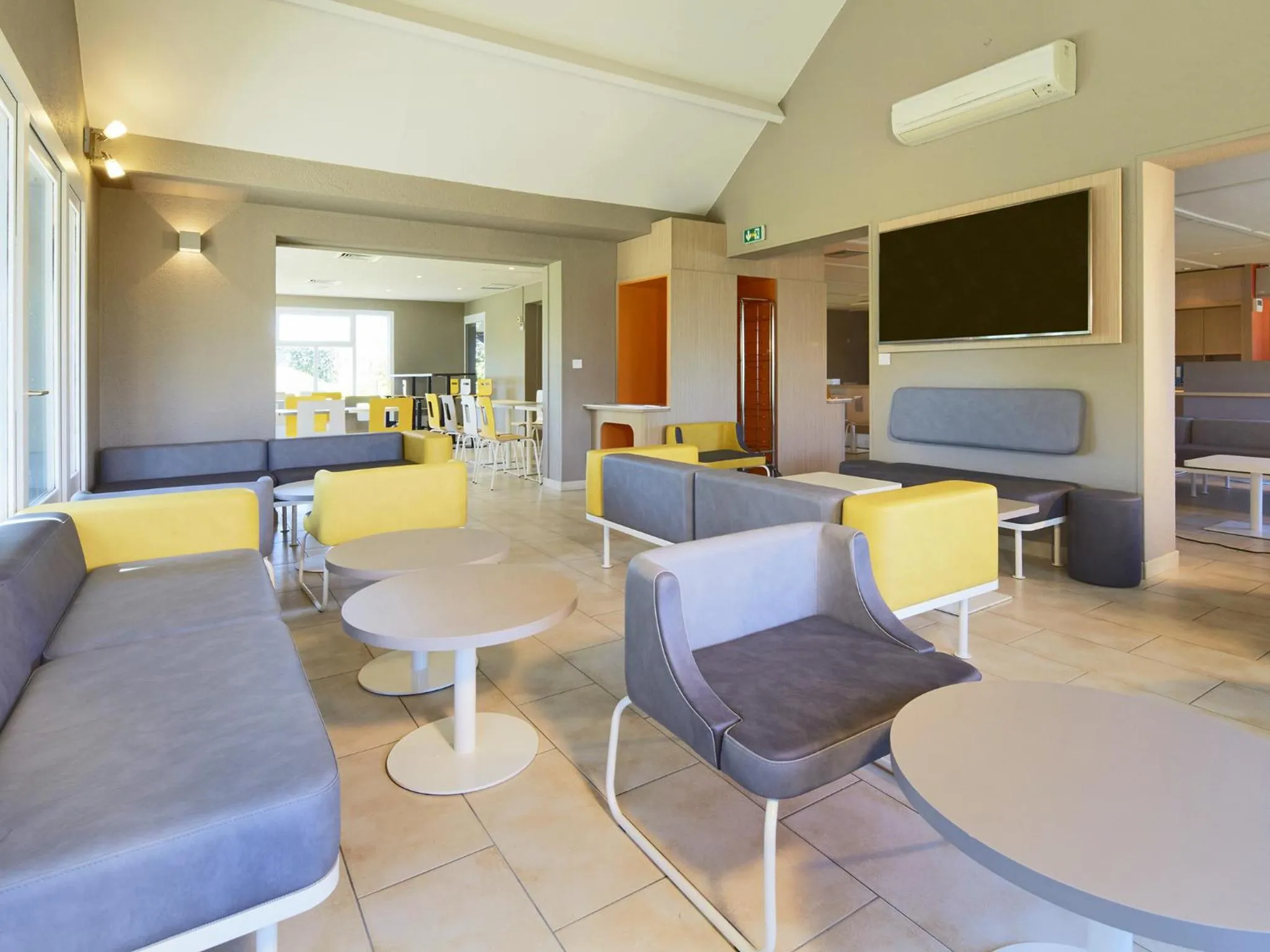 Restaurant/places to eat in Premiere Classe Poitiers Futuroscope - Chasseneuil