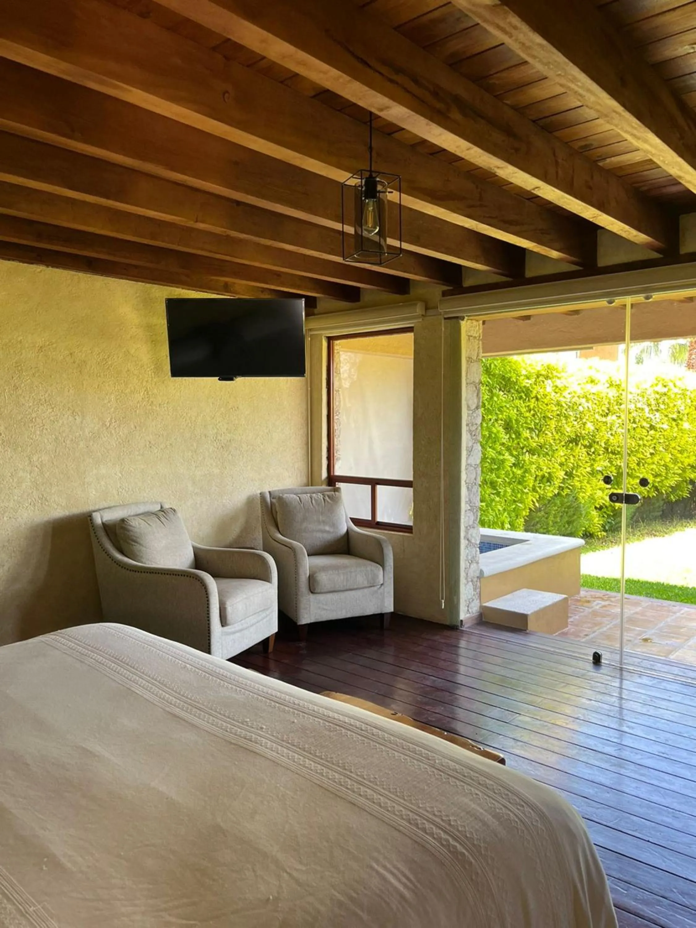 Hot Tub, Bed in Zidada Hotel and Chalets