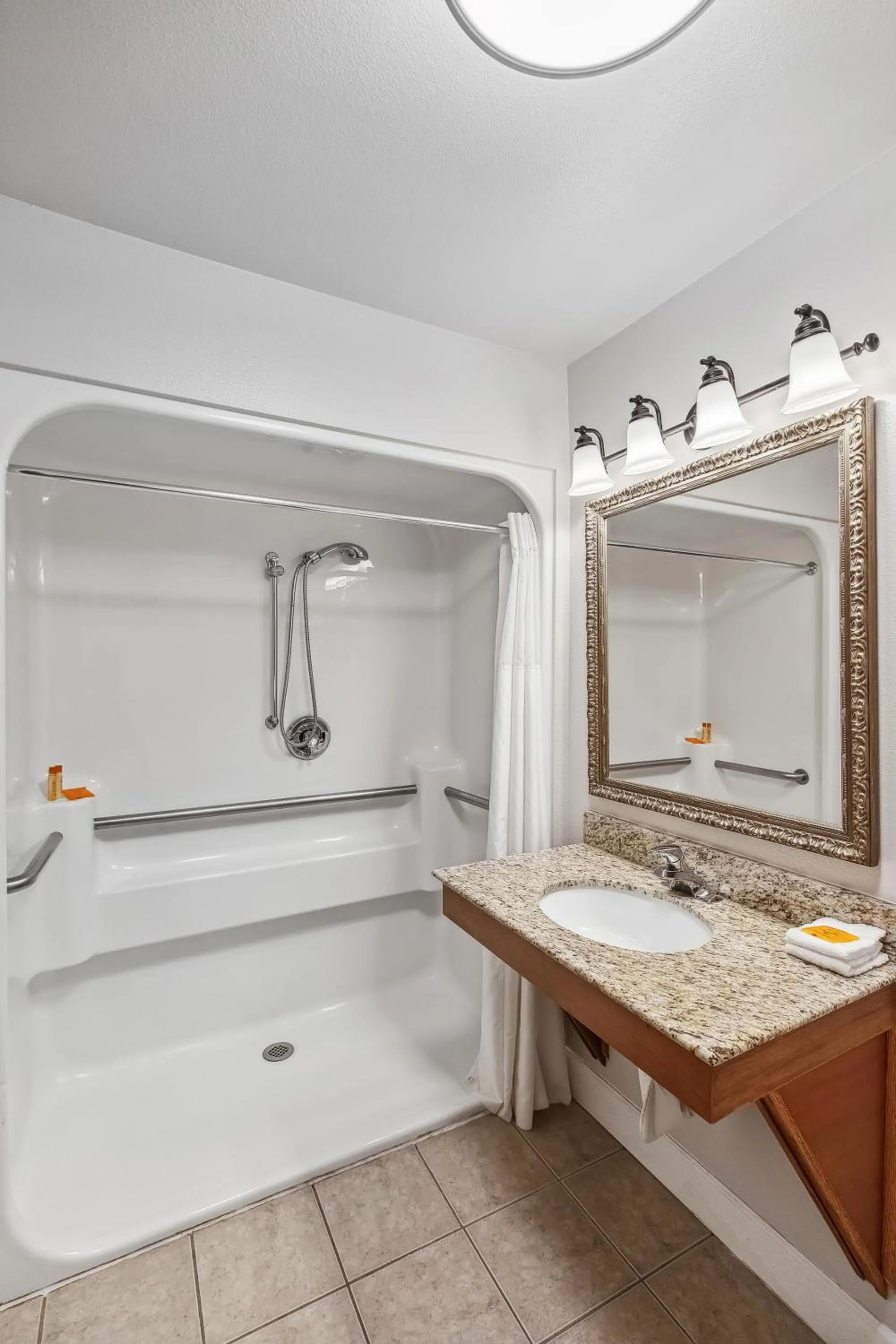 Shower in Hotel Edgewater