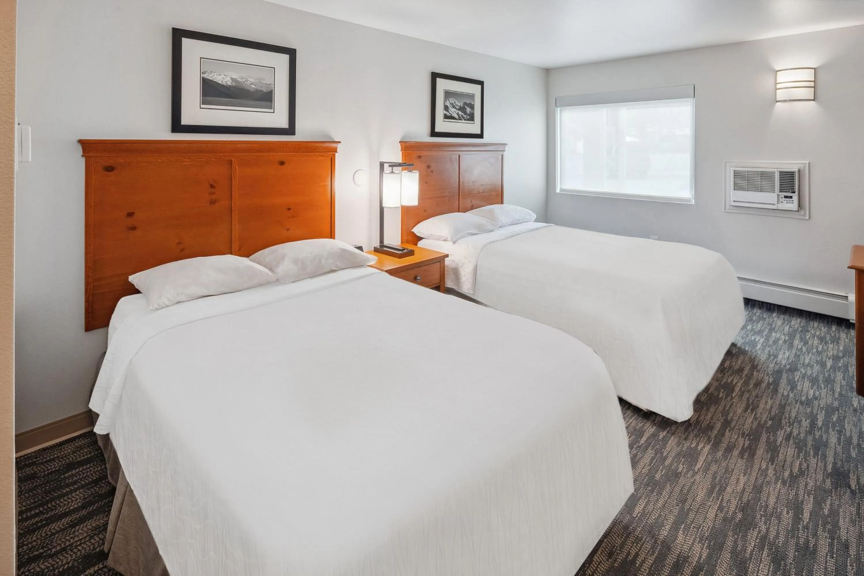 Bed in Hotel Edgewater