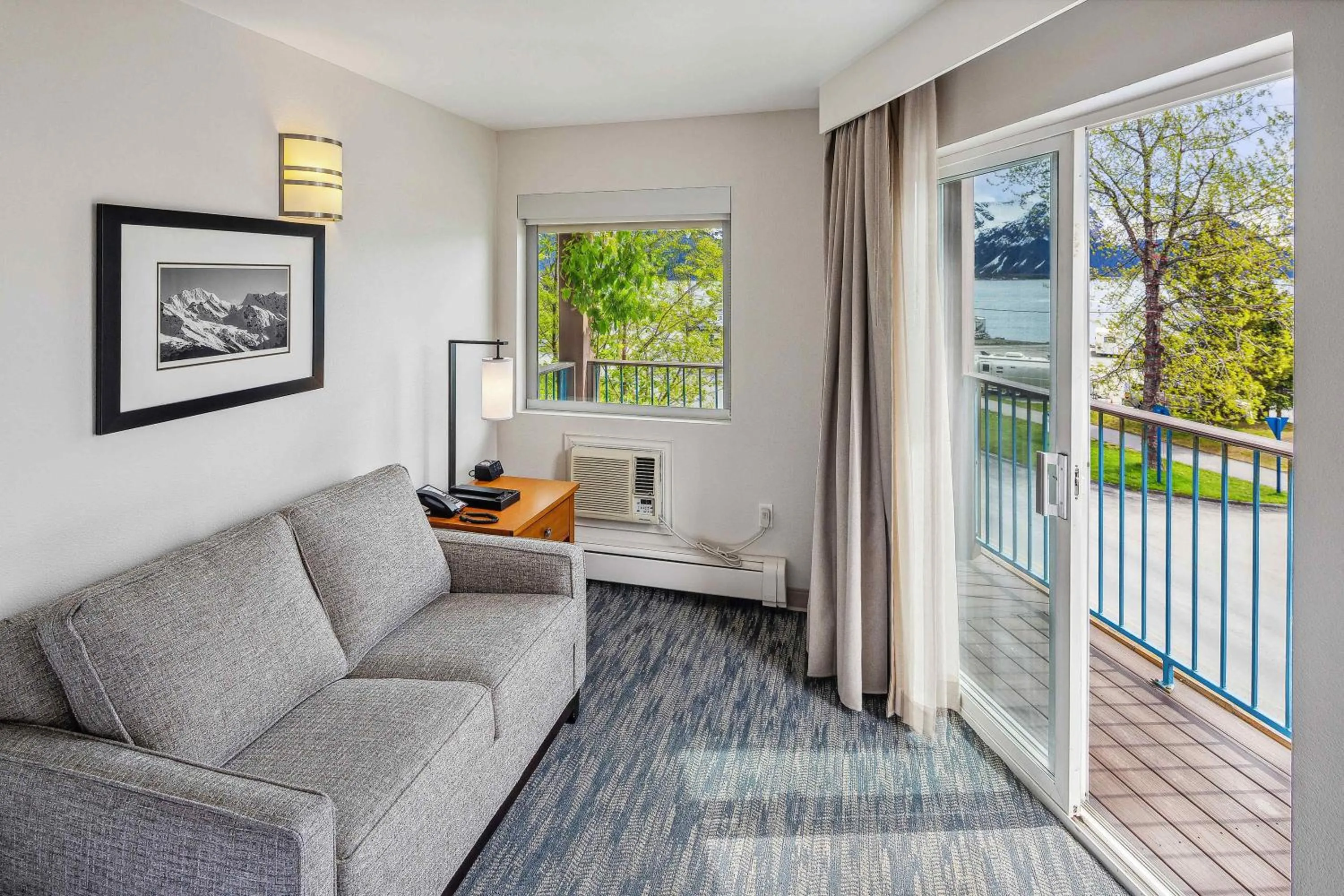 Queen Room - Bay View in Hotel Edgewater