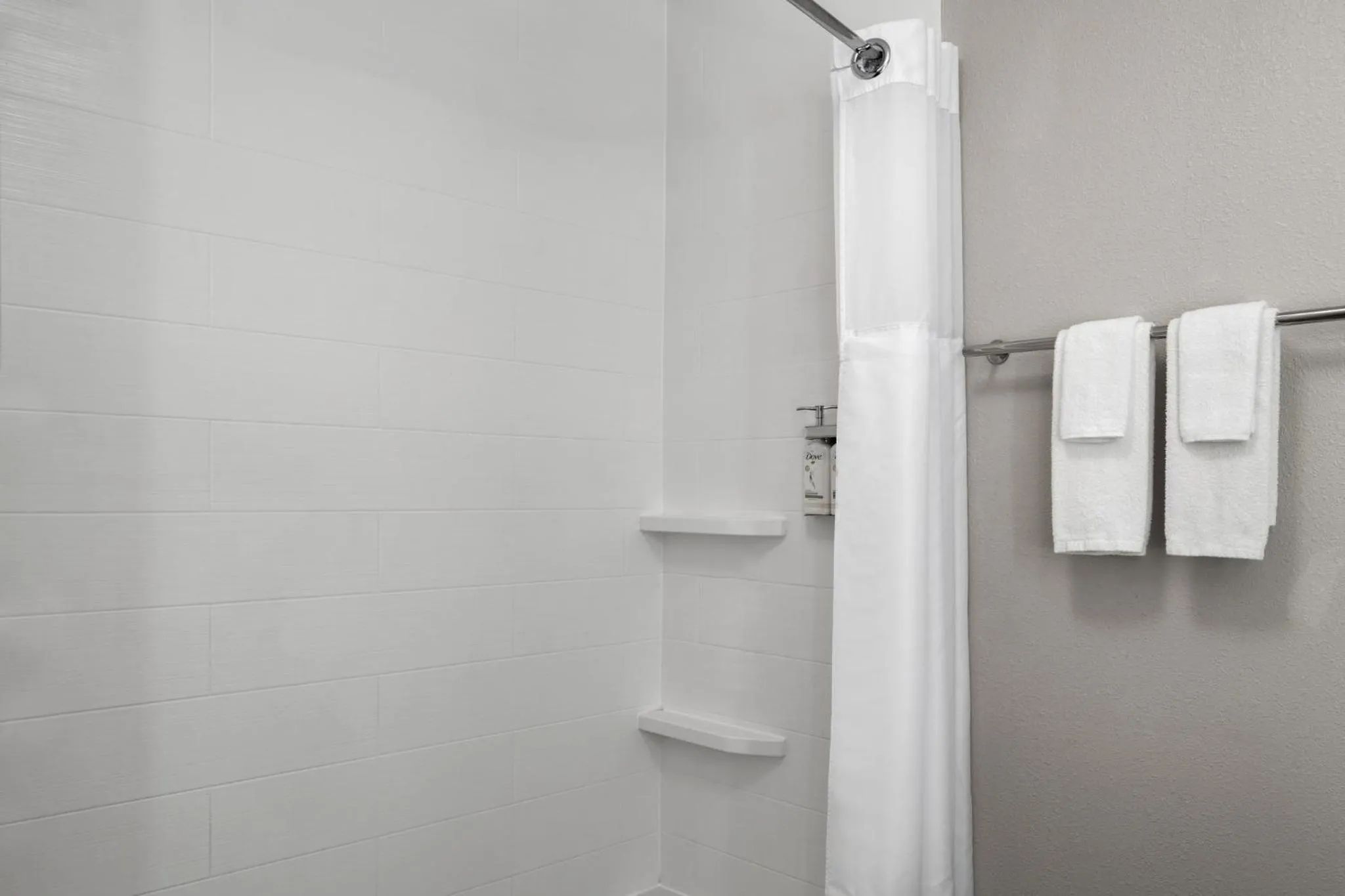 Photo of the whole room in Holiday Inn Express St. Petersburg North / I-275 by IHG