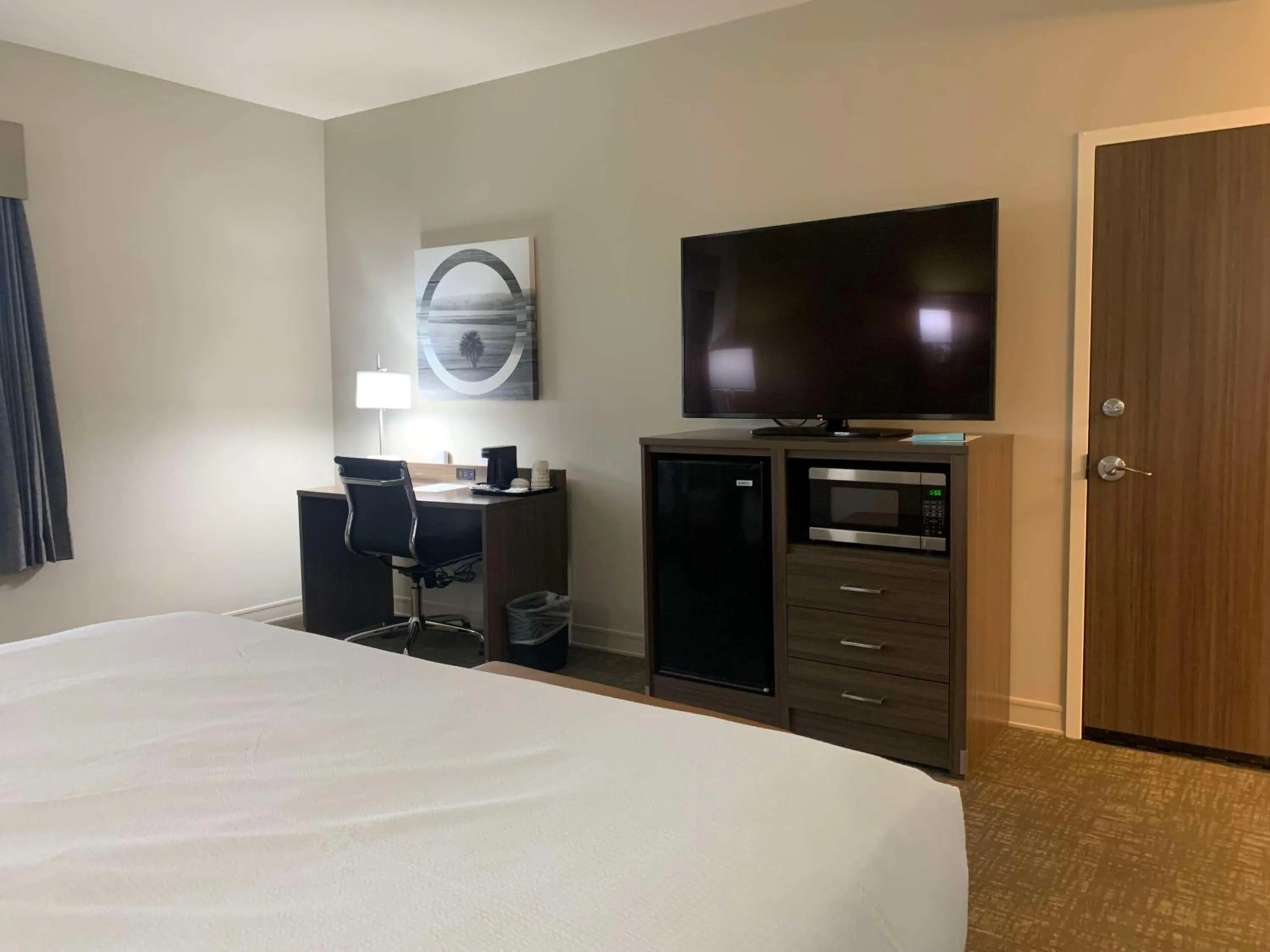 Bedroom, Bed in Best Western Plus Horseheads Inn & Suites