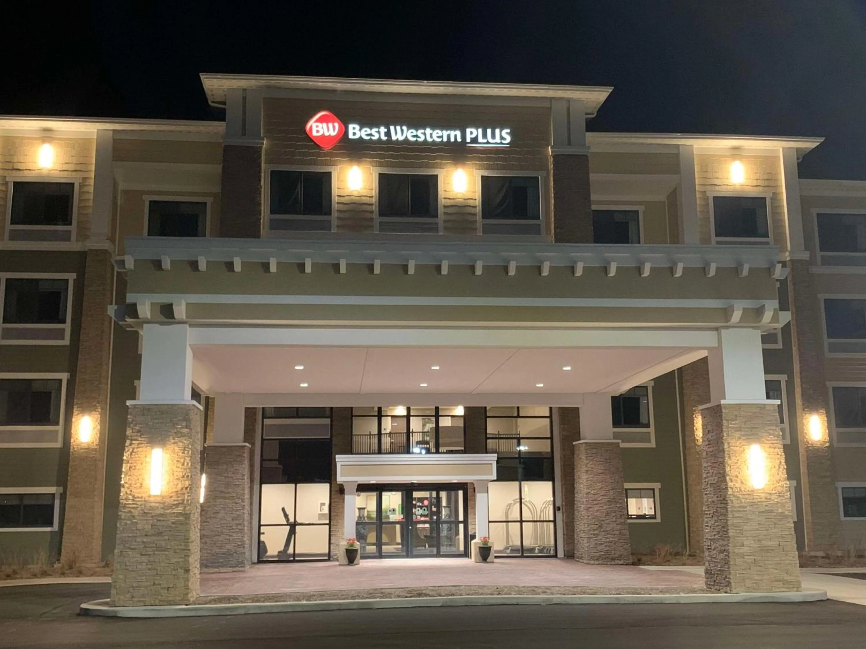 Property building in Best Western Plus Horseheads Inn & Suites