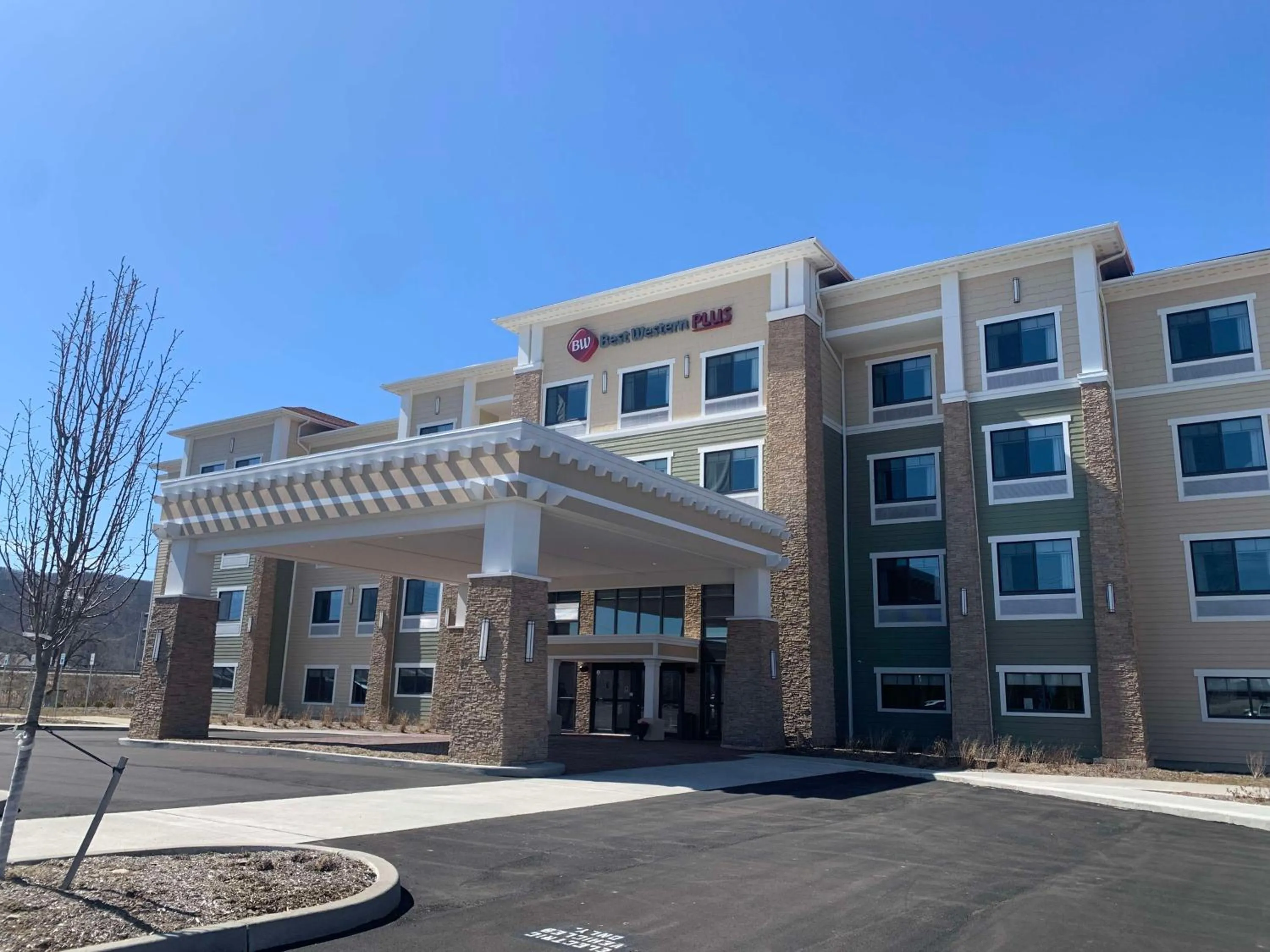 Property building in Best Western Plus Horseheads Inn & Suites