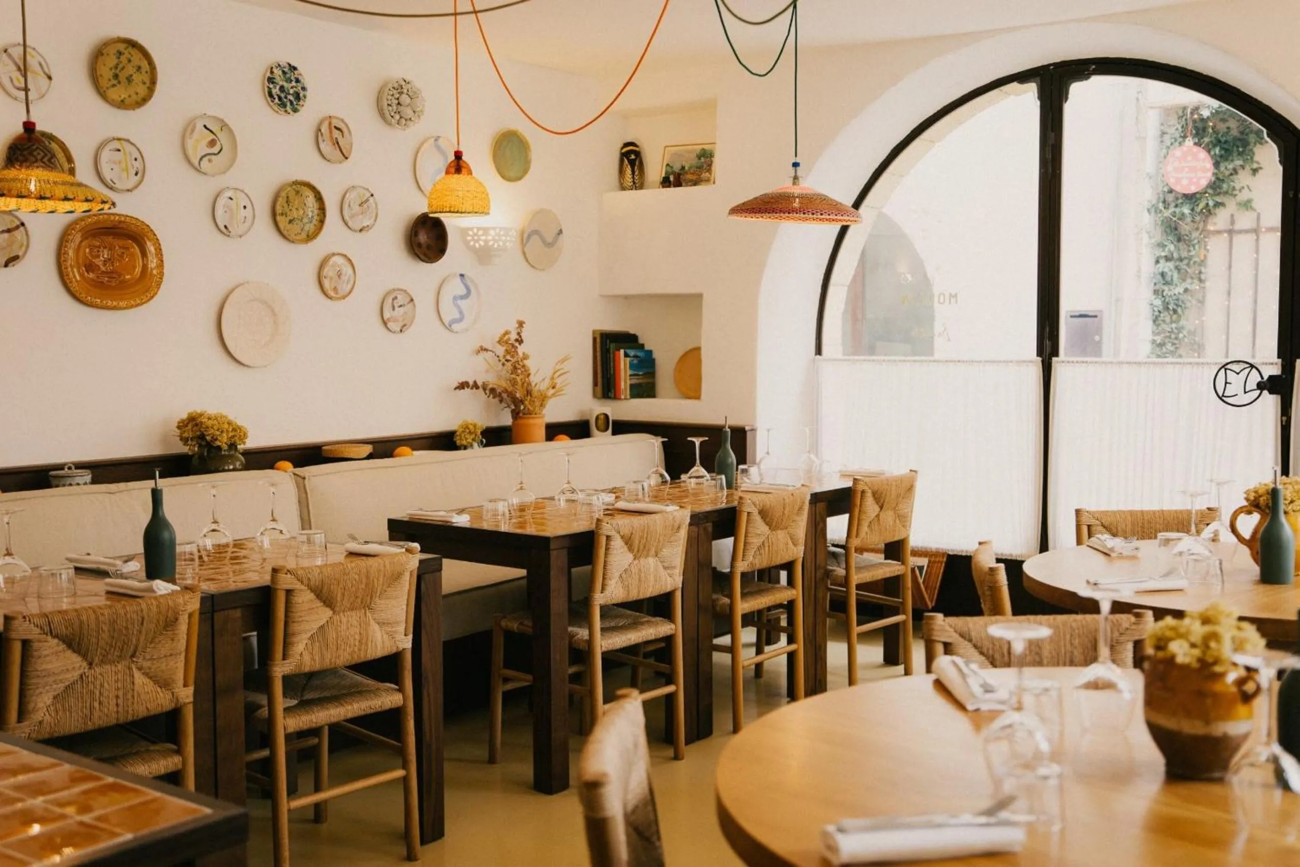 Restaurant/places to eat in Le Moulin, Lourmarin, a Beaumier Hotel