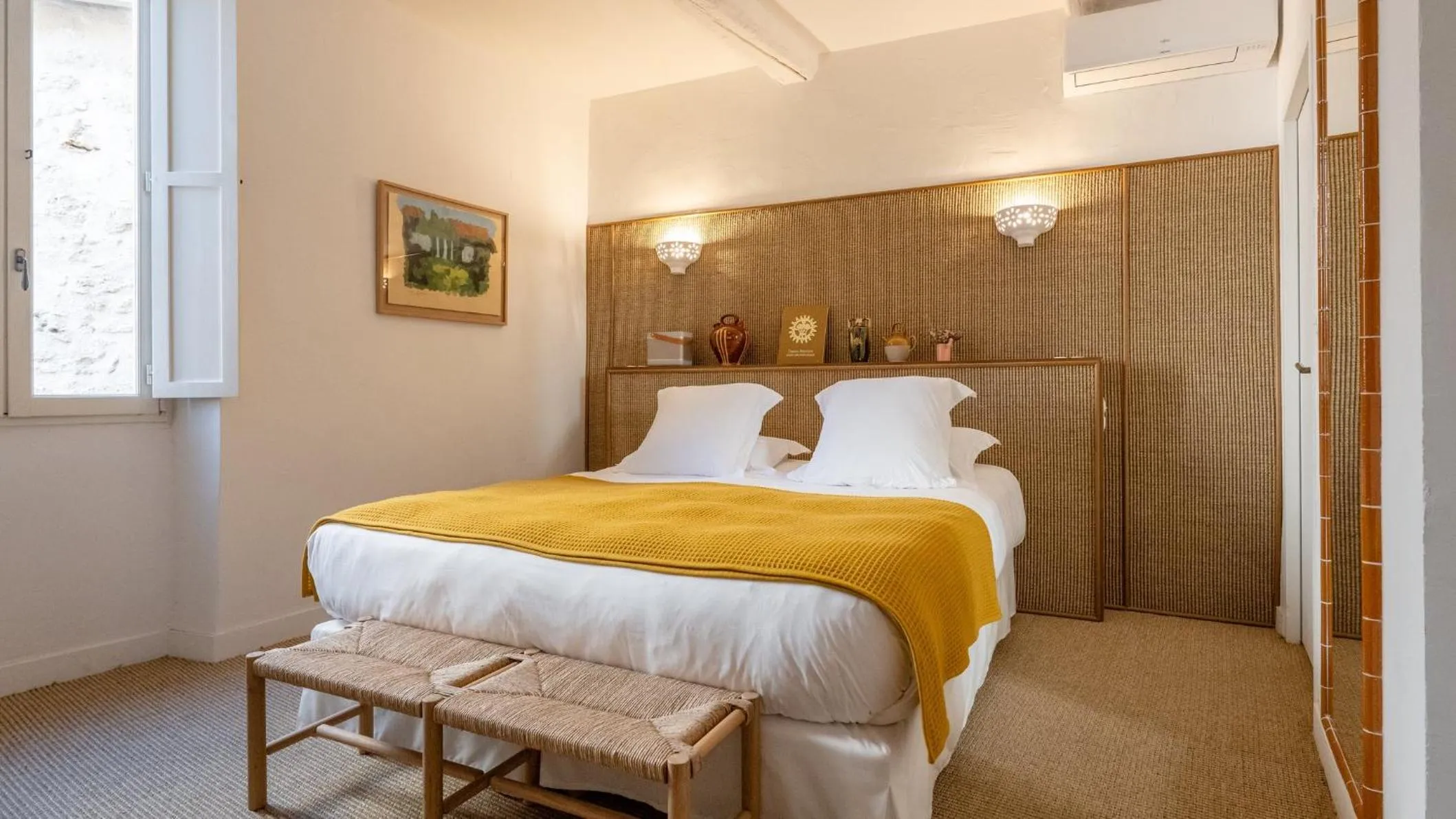 Photo of the whole room, Bed in Le Moulin, Lourmarin, a Beaumier Hotel