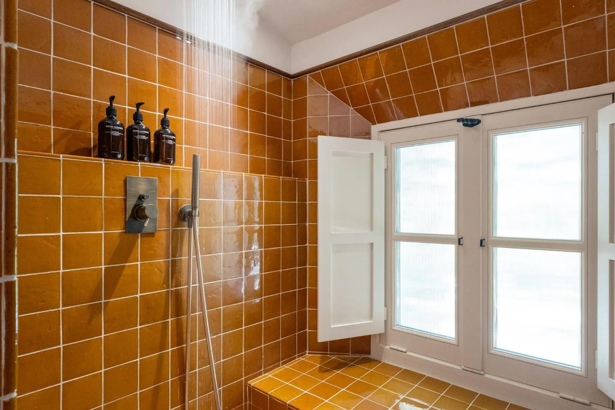 Photo of the whole room in Le Moulin, Lourmarin, a Beaumier Hotel