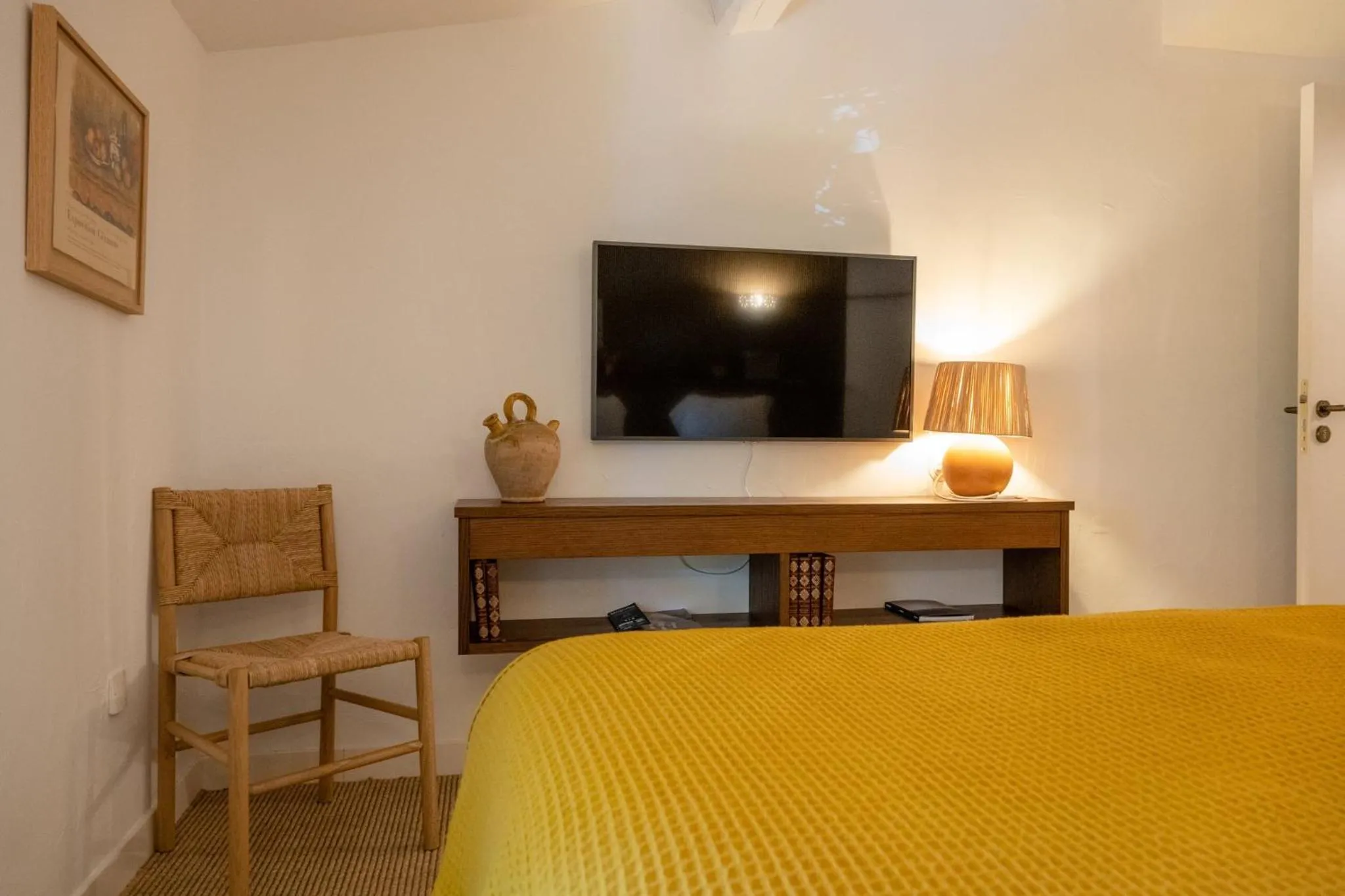 Photo of the whole room, Bed in Le Moulin, Lourmarin, a Beaumier Hotel