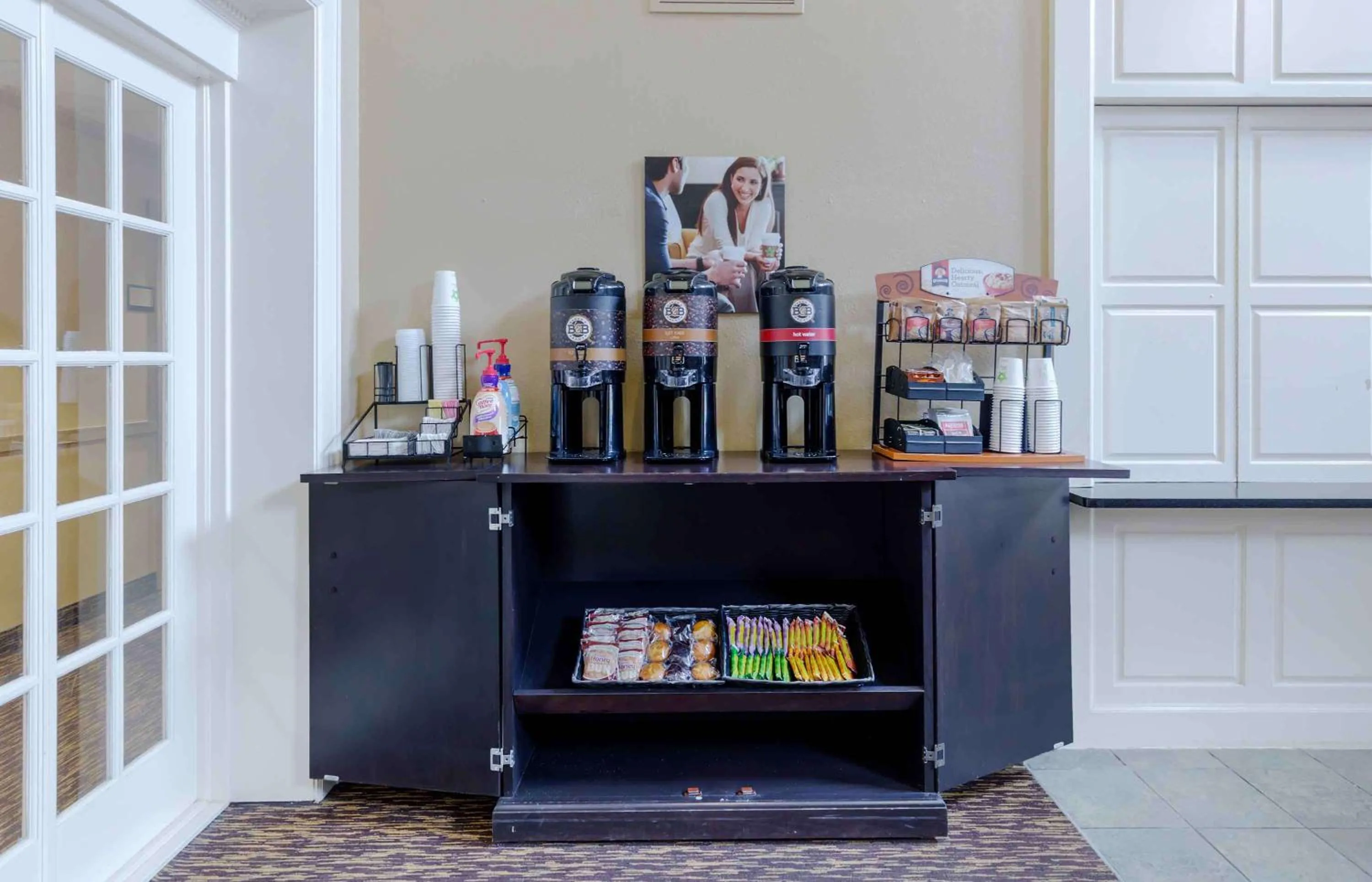 Breakfast in Extended Stay America Suites - Fayetteville - Fort Bragg