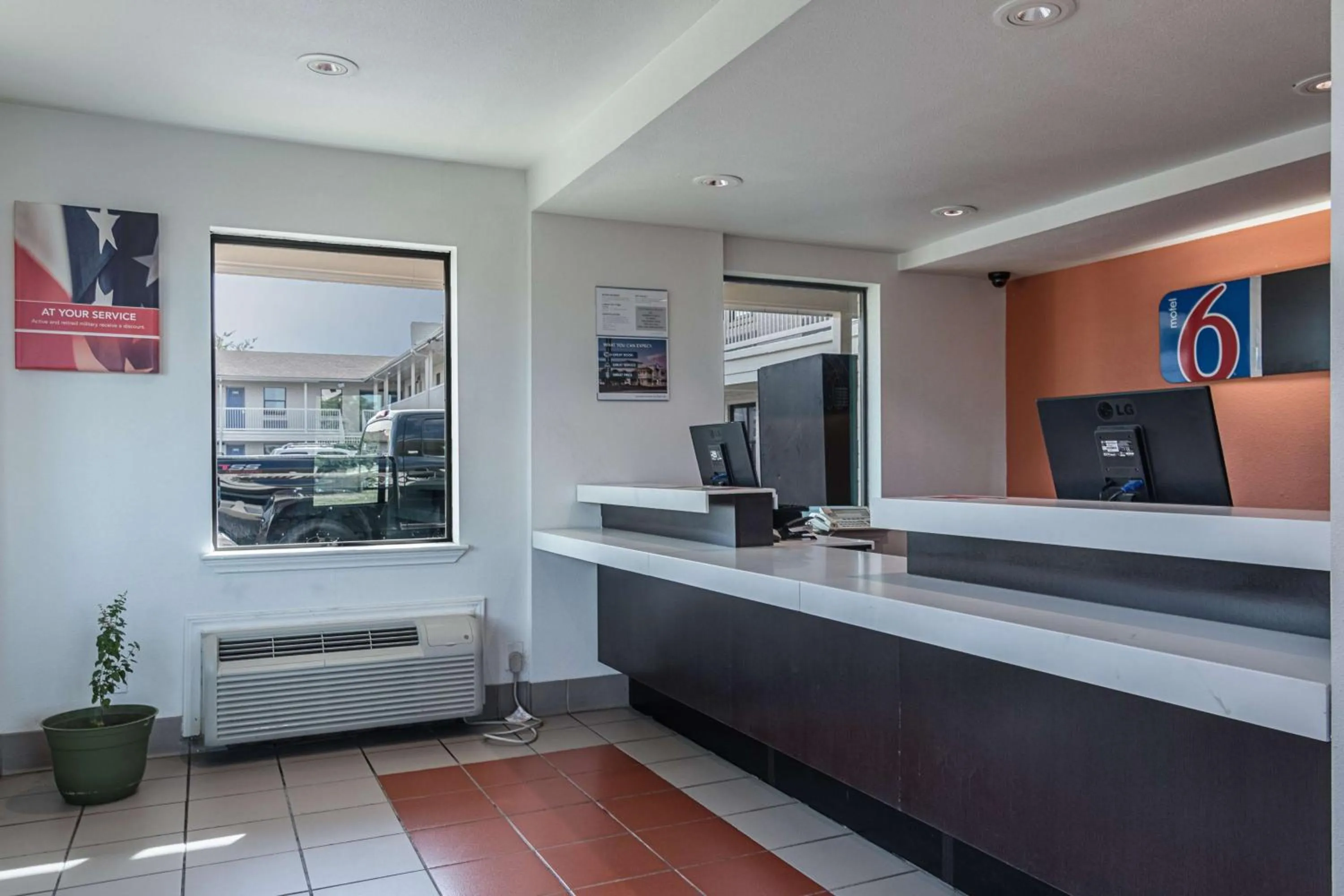 Property logo or sign in Motel 6-Texarkana, AR