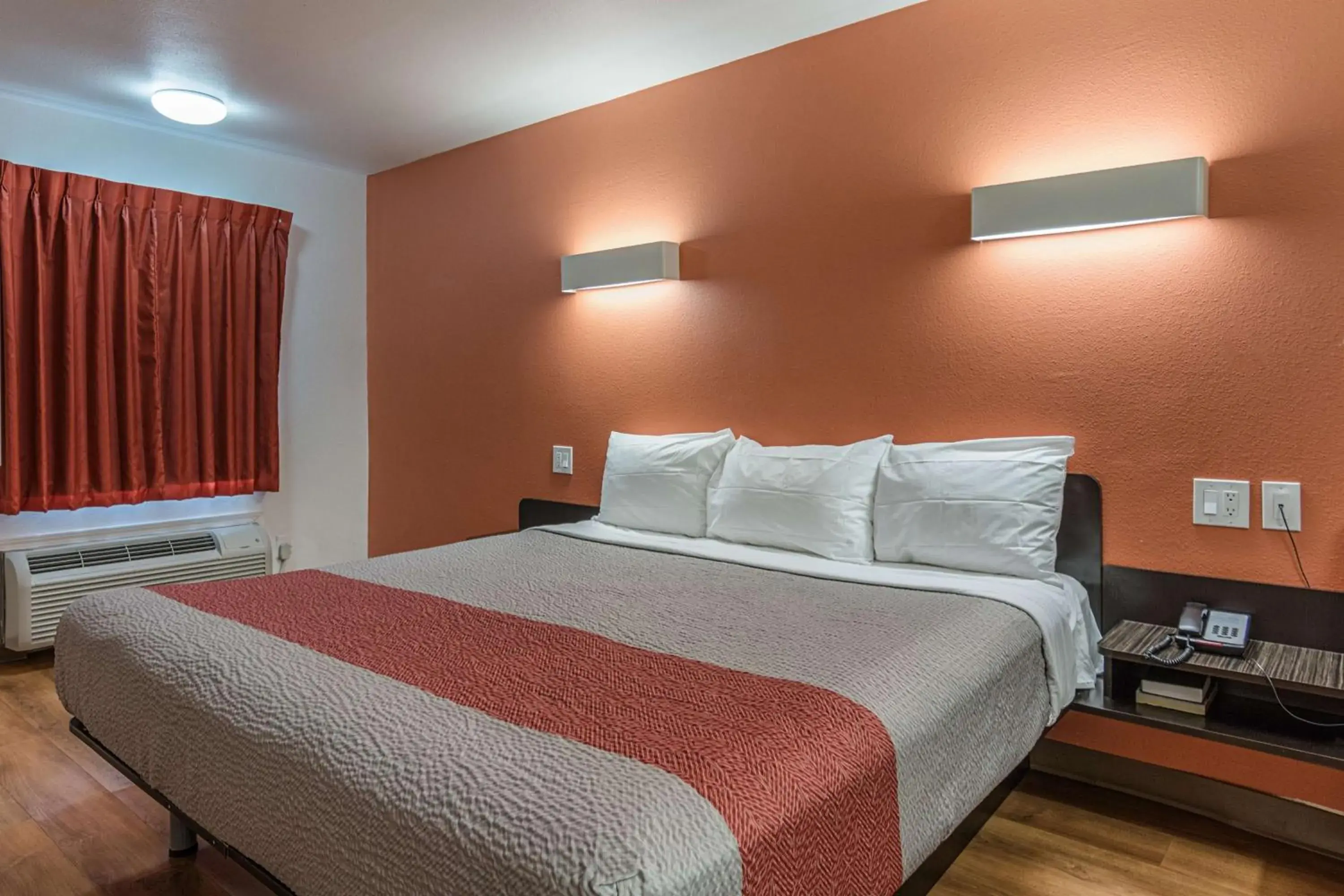 King Room - Disability Access - Smoking in Motel 6-Texarkana, AR King Room - Disability Access - Smoking in Motel 6-Texarkana, AR