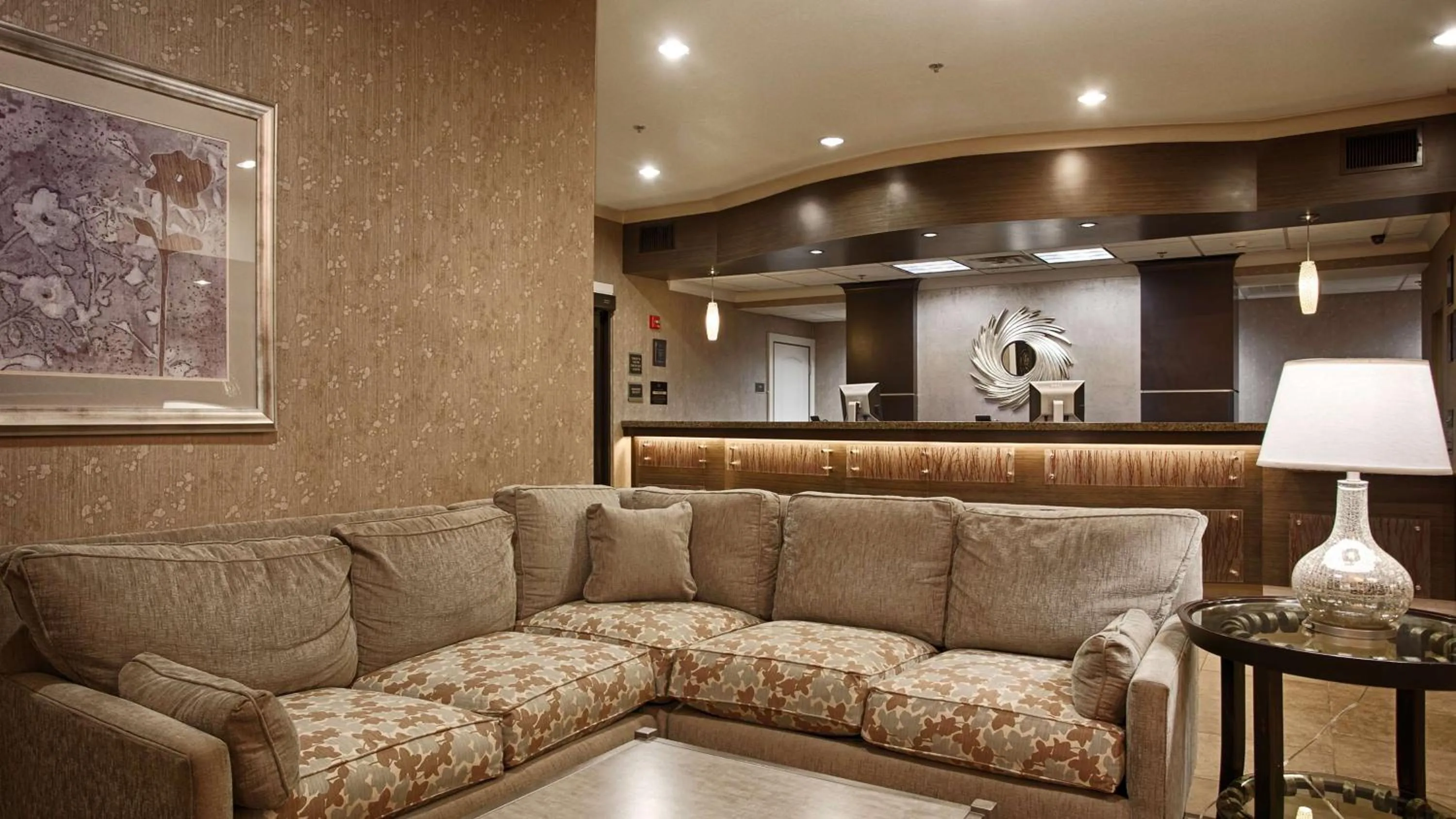 Lobby or reception in Best Western Plus Texarkana Inn and Suites