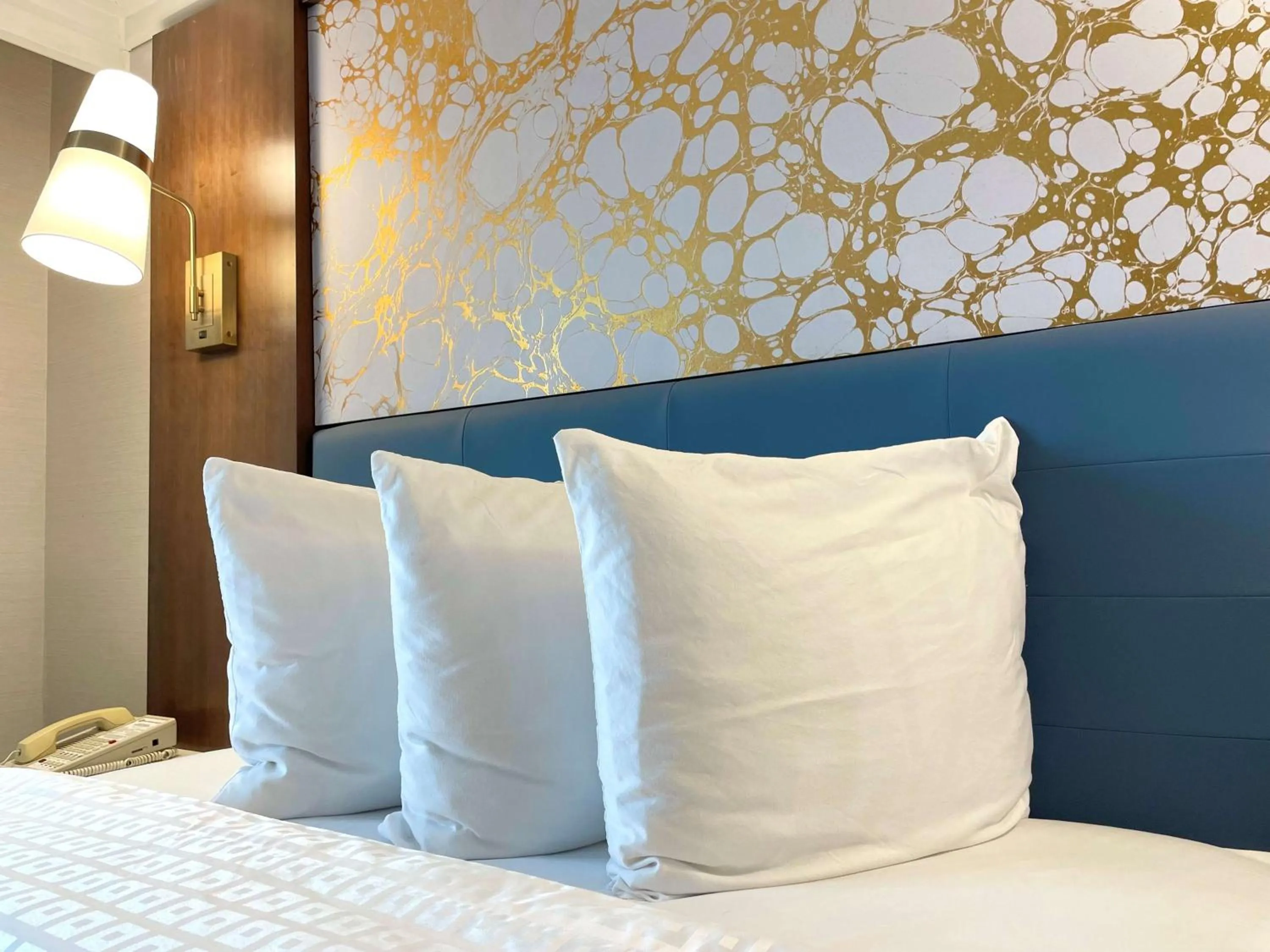 Bedroom, Bed in The Hub Murray Hill, BW Premier Collection