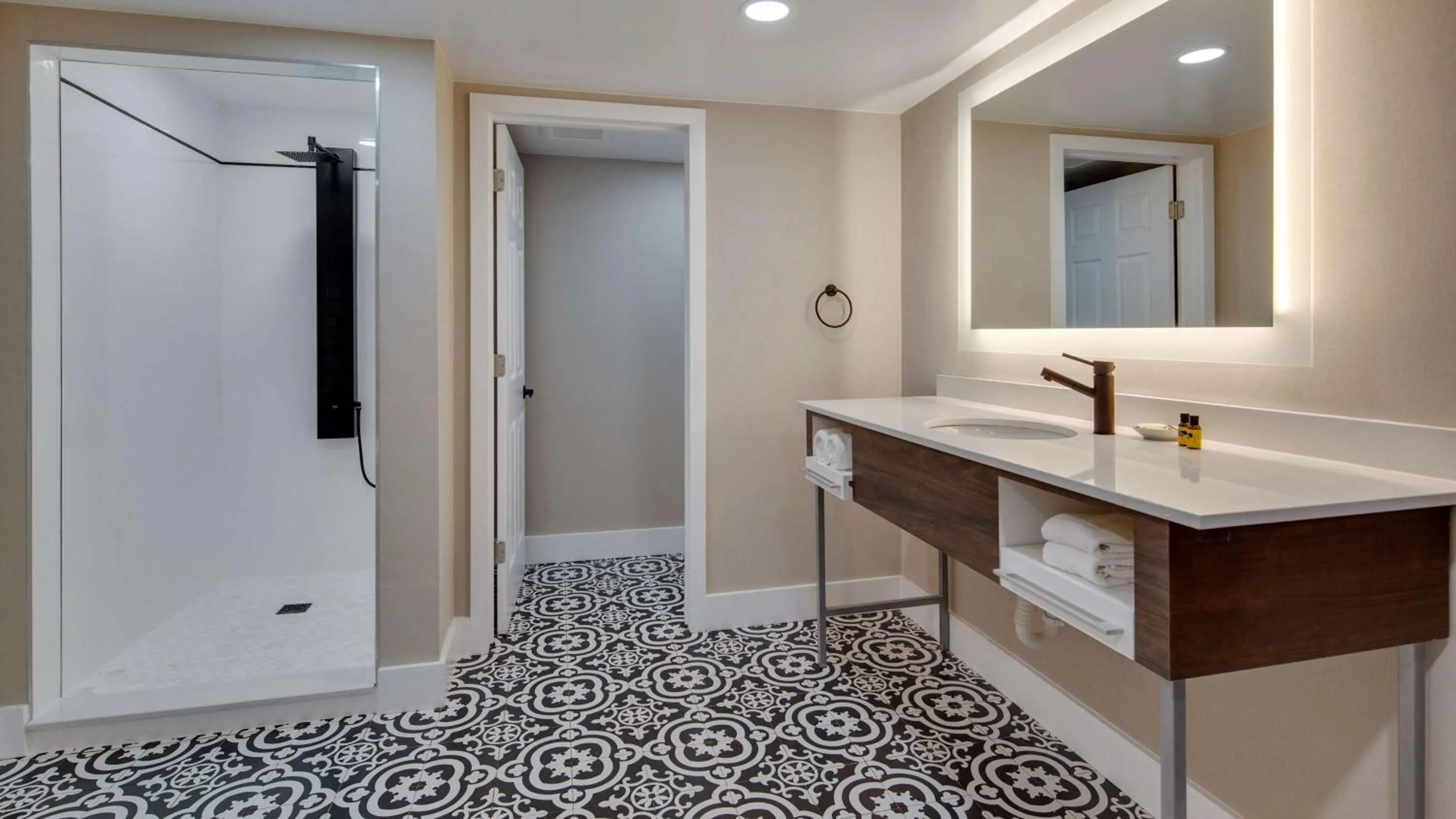 Bathroom in The Hub Murray Hill, BW Premier Collection