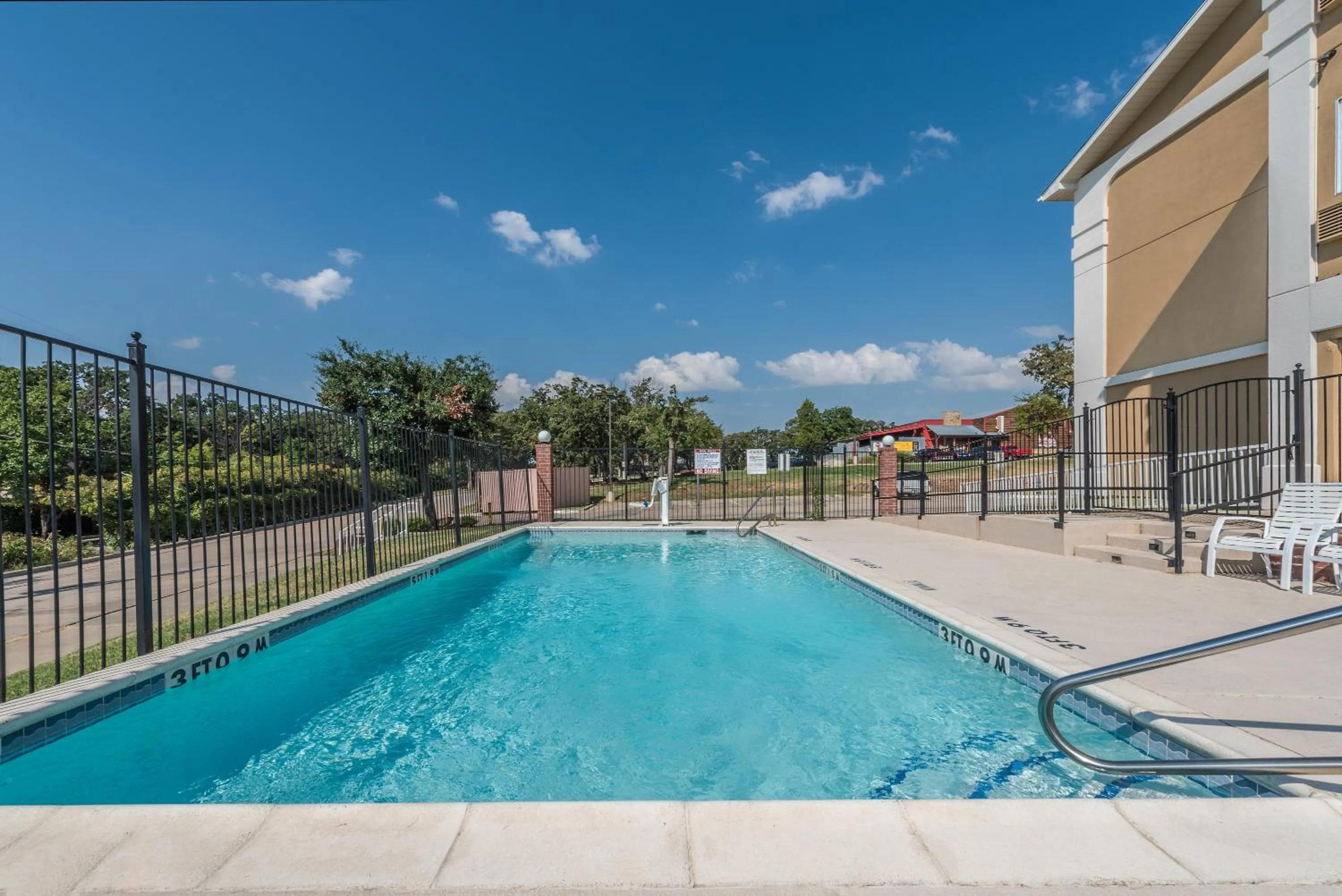 Patio in Super 8 by Wyndham Denton