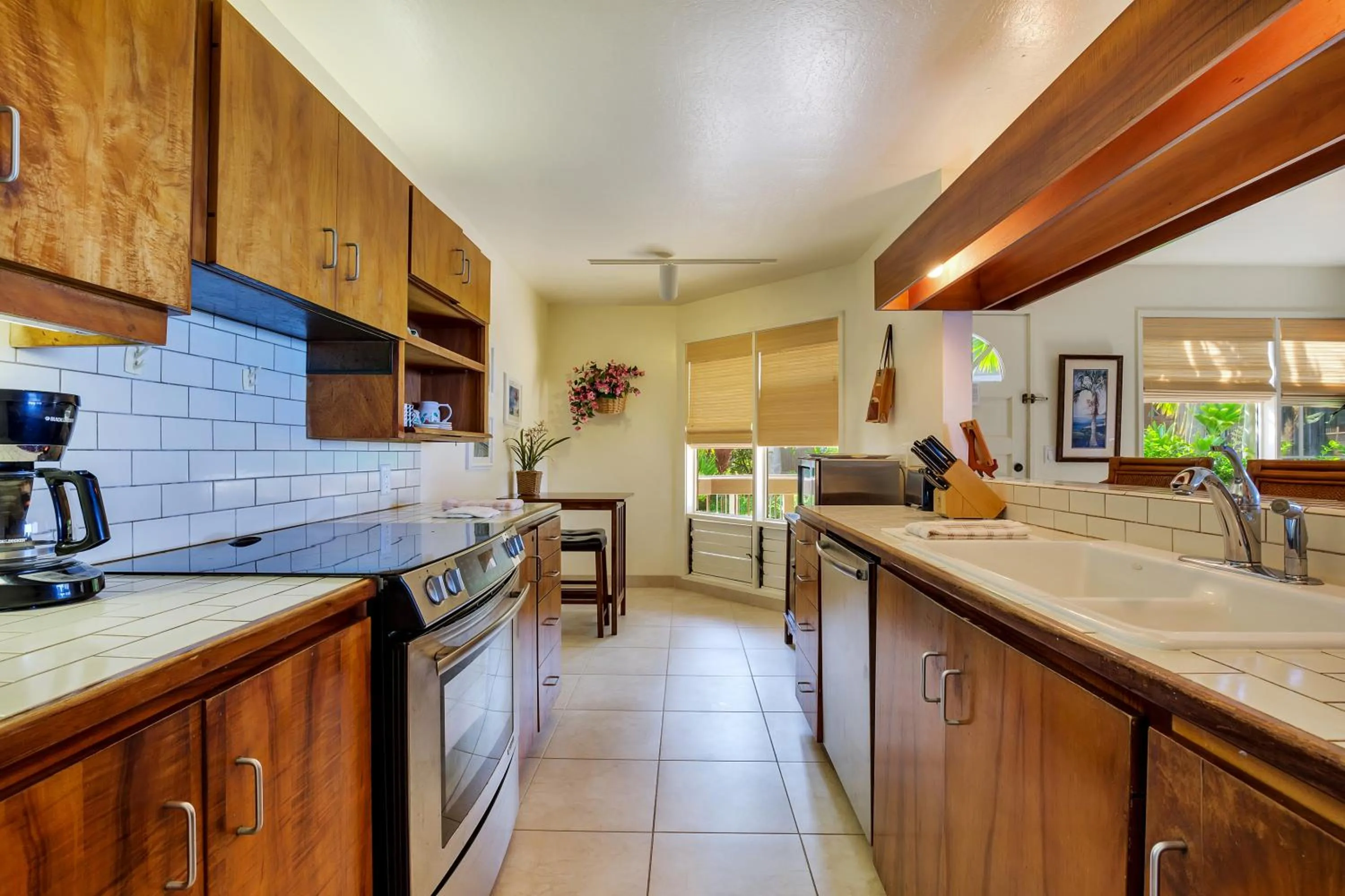 kitchen in Castle Kanaloa at Kona