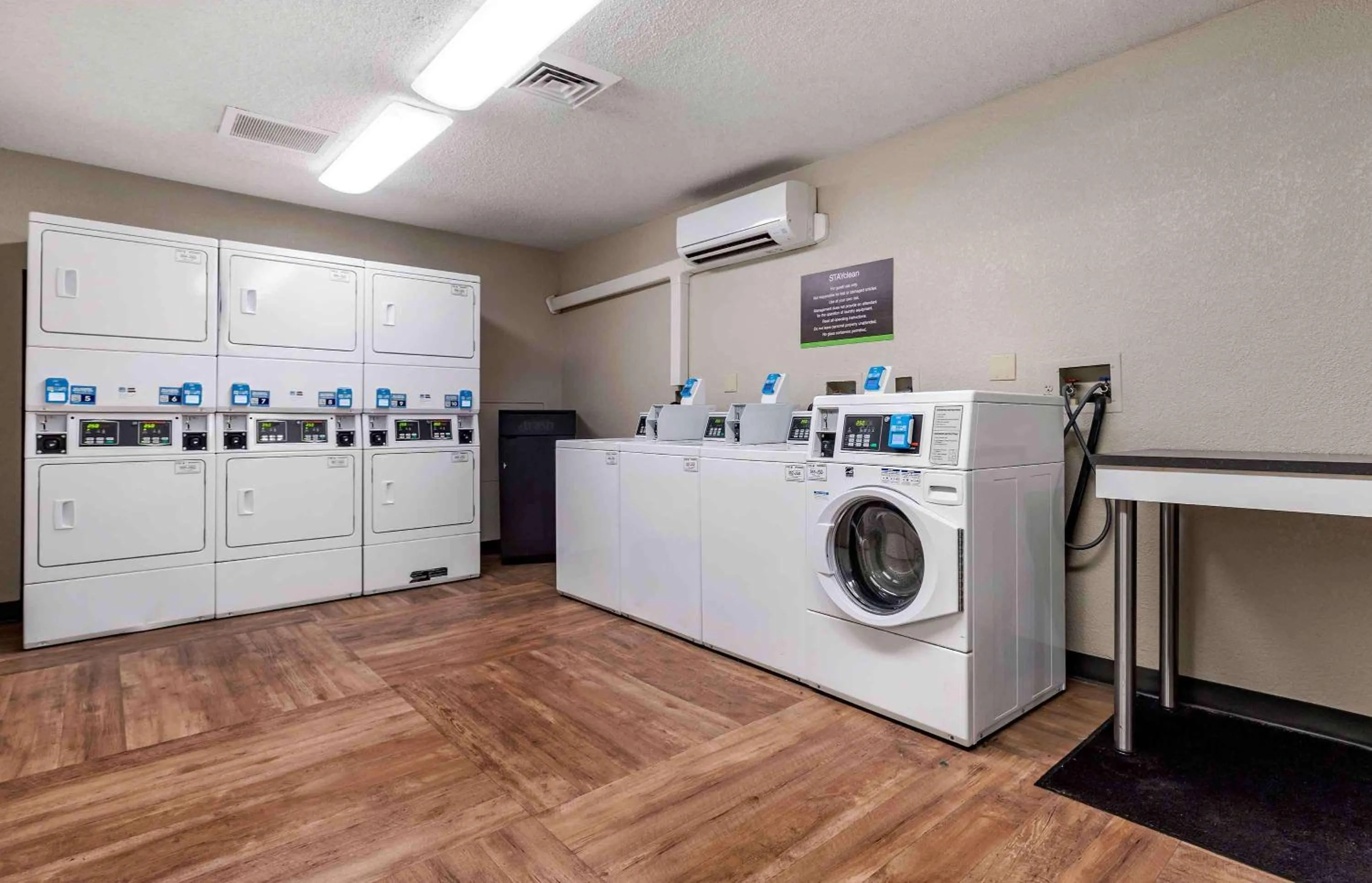 Property building in Extended Stay America Premier Suites - Charlotte - Pineville - Pineville Matthews Rd.