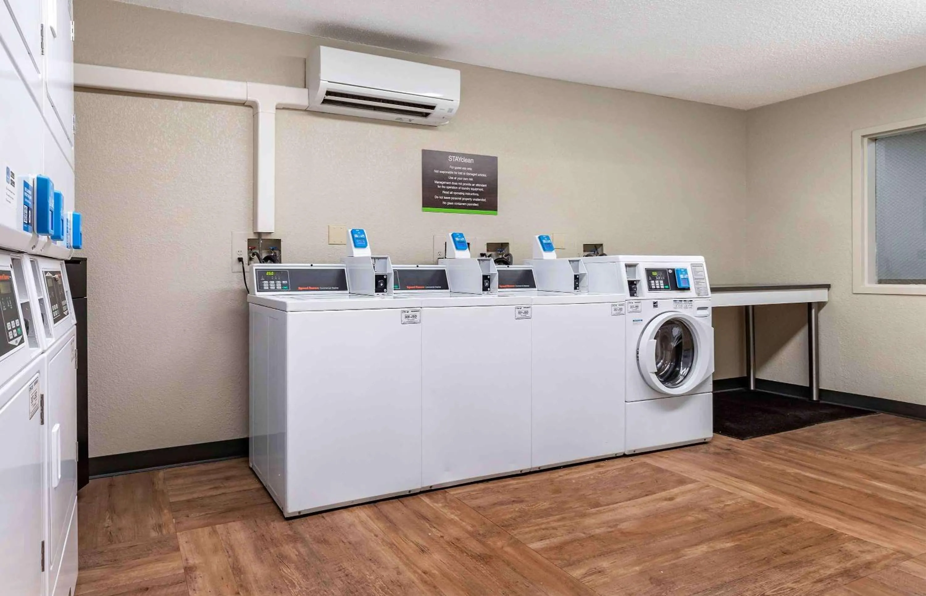 Property building in Extended Stay America Premier Suites - Charlotte - Pineville - Pineville Matthews Rd.