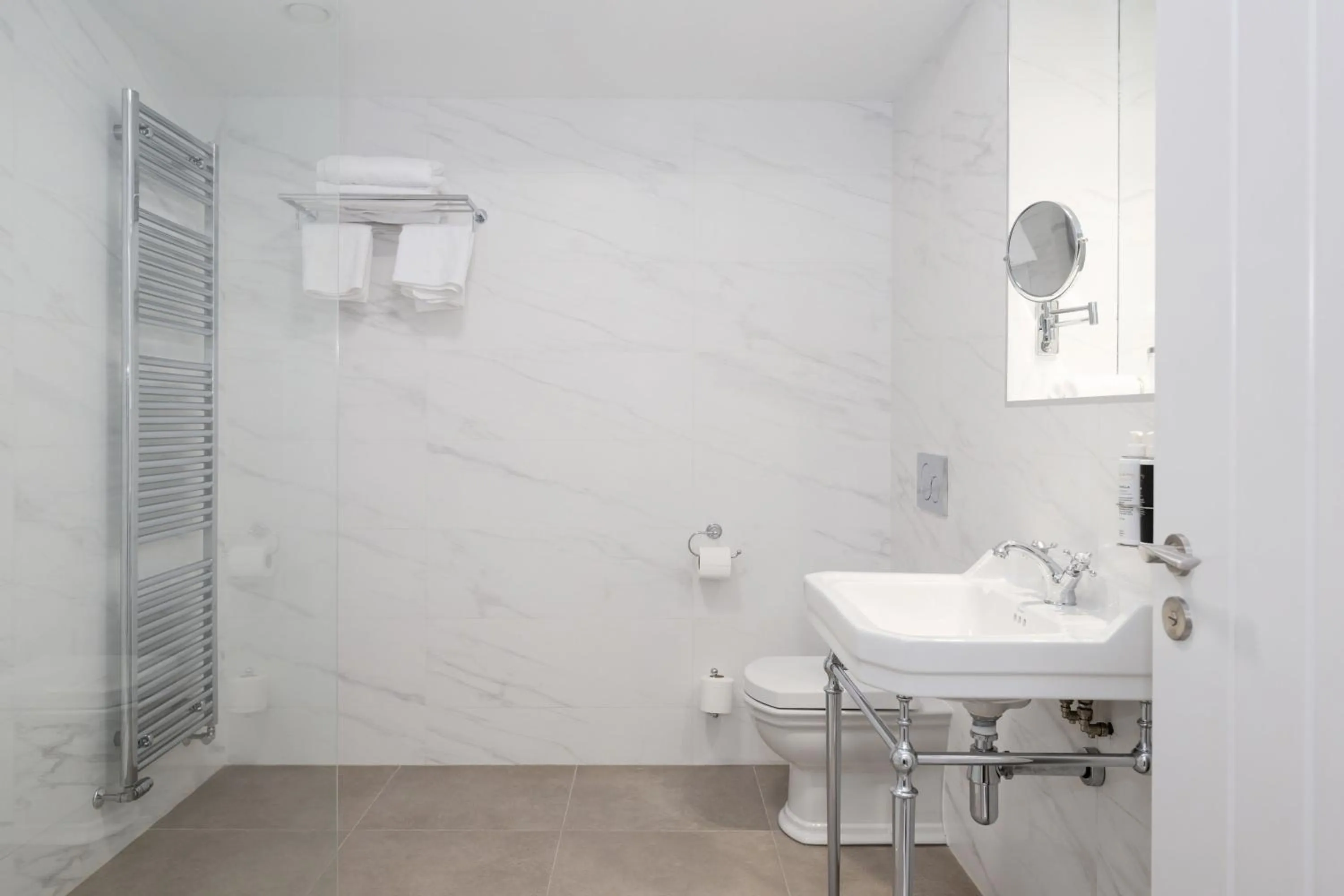 Toilet in The Salthouse Hotel