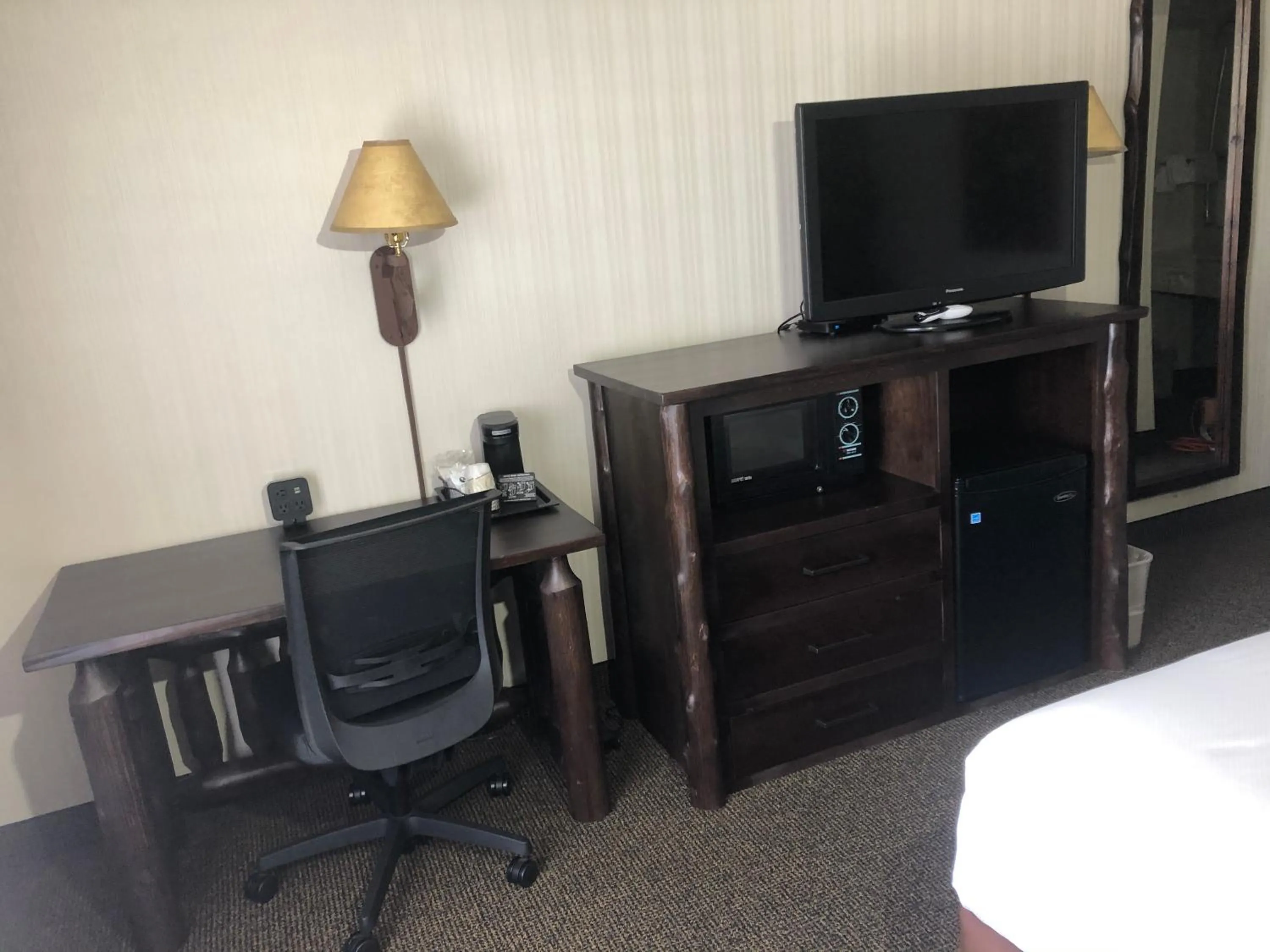 TV and multimedia in Clubhouse Inn