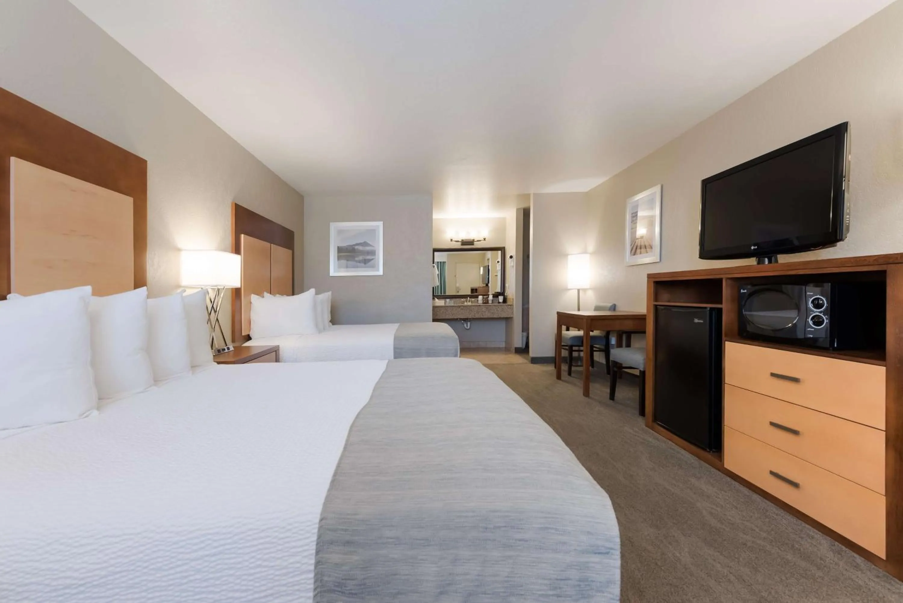 Bedroom, Bed in Best Western Foothills Inn