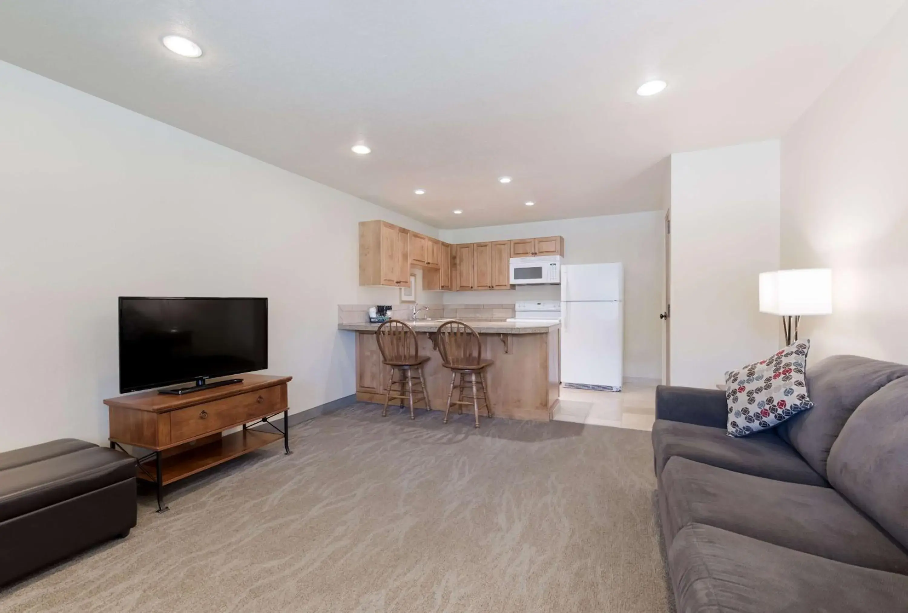 Double Suite with Two Double Beds with Sofa Bed in Best Western Foothills Inn Double Suite with Two Double Beds with Sofa Bed in Best Western Foothills Inn