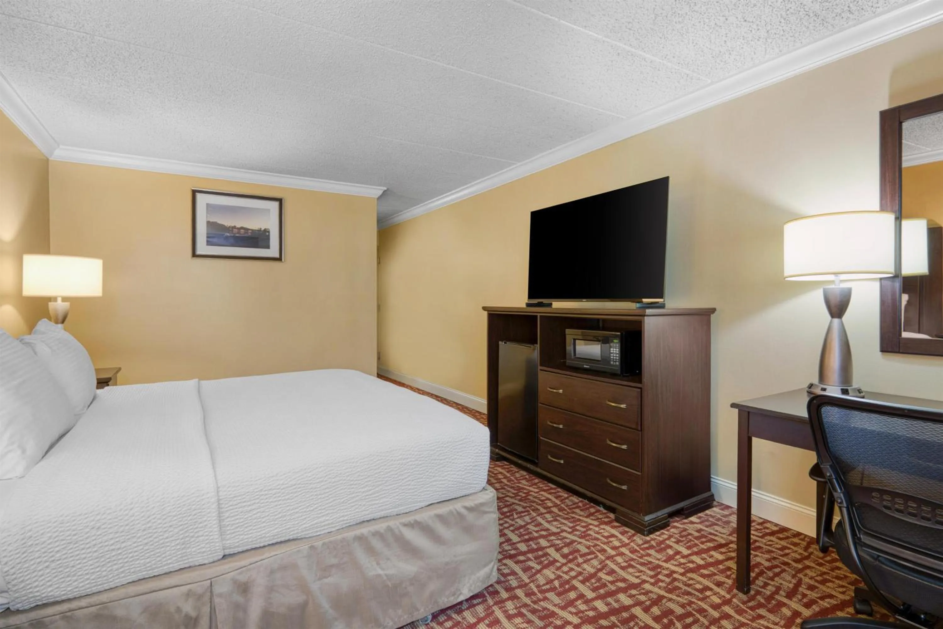 Bedroom, Bed in Best Western Plus Wilkes Barre Center City