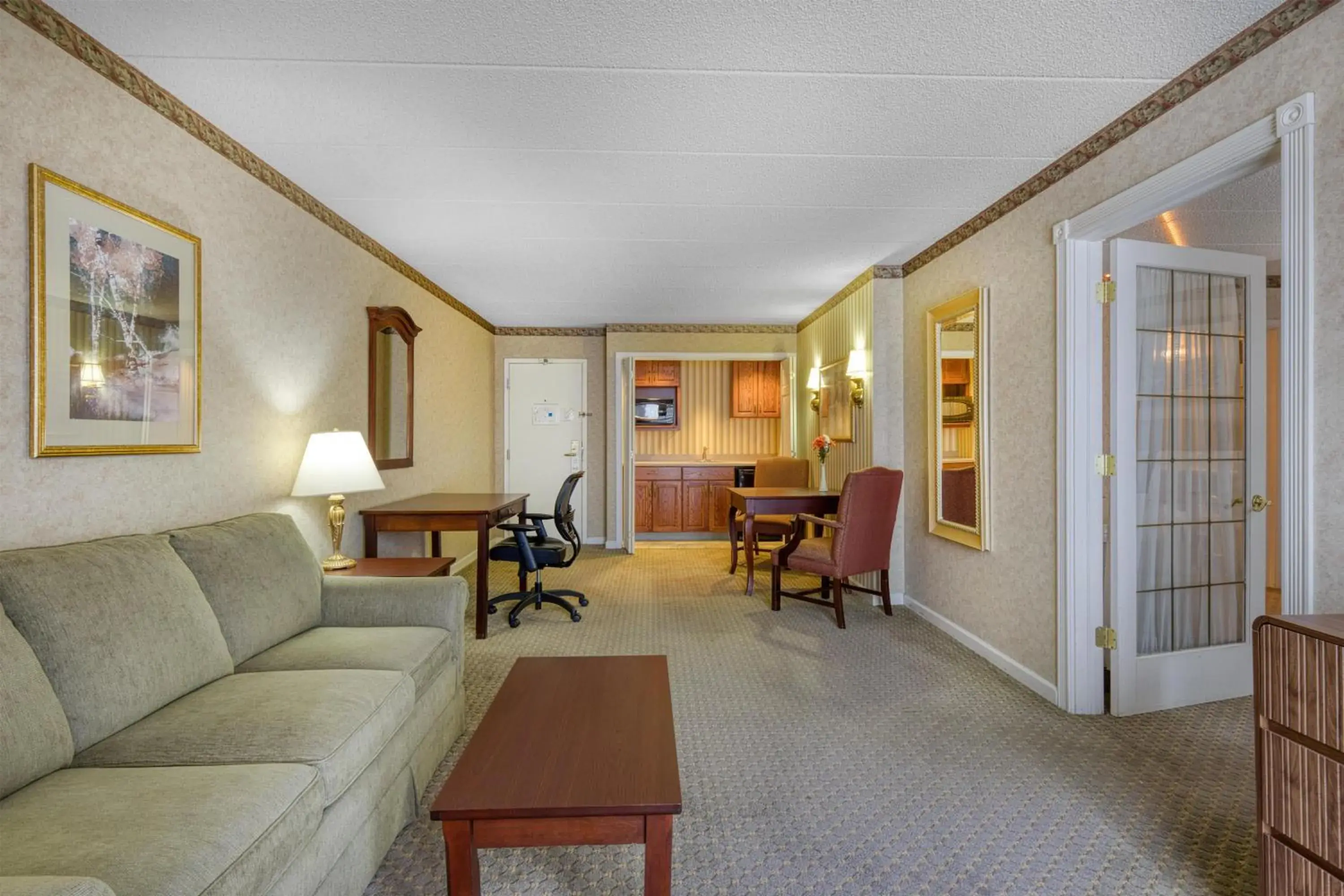 King Suite with Sofa Bed and Hot Tub - Non-Smoking in Best Western Plus Wilkes Barre Center City King Suite with Sofa Bed and Hot Tub - Non-Smoking in Best Western Plus Wilkes Barre Center City