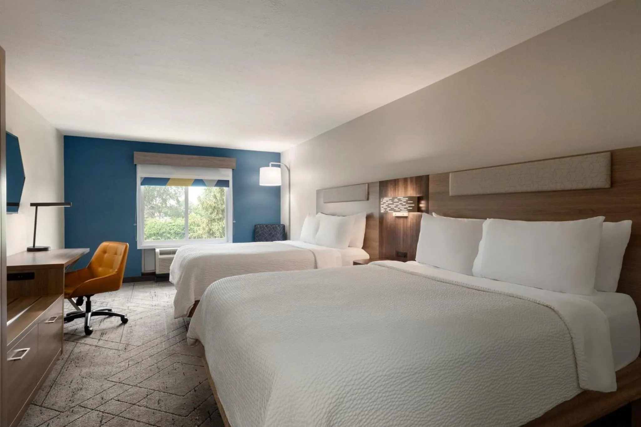 Photo of the whole room, Bed in Holiday Inn Express & Suites North Fremont by IHG