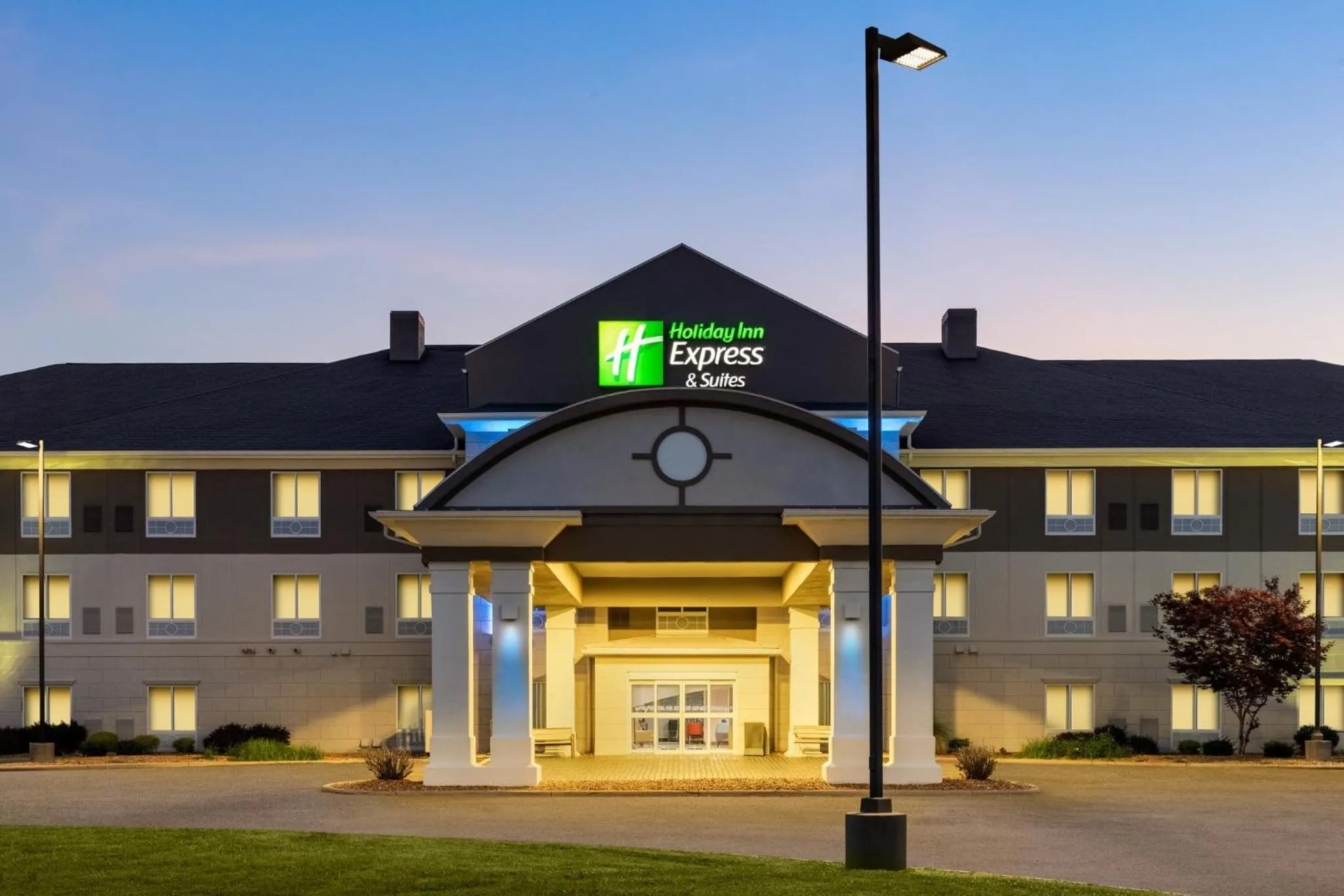 Property building in Holiday Inn Express & Suites North Fremont by IHG