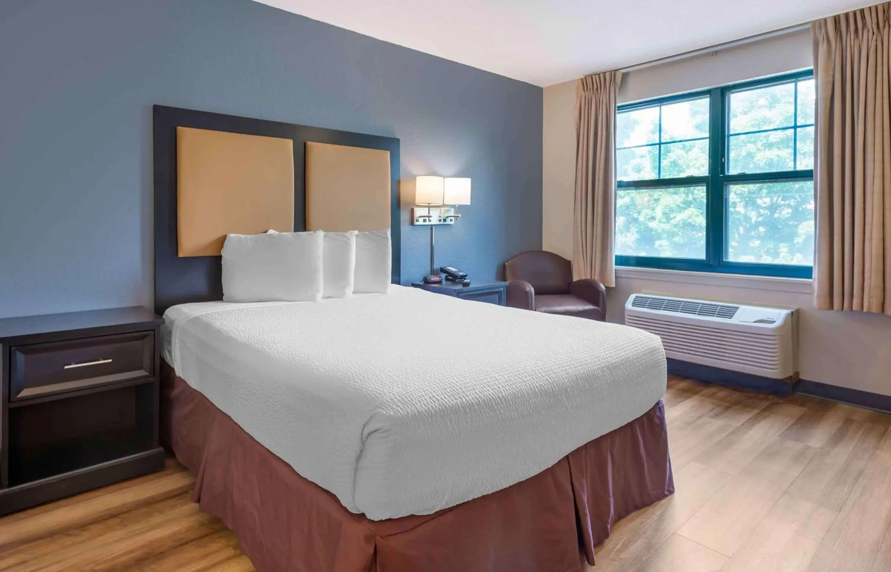 Queen studio with 1 Queen Bed - Disability Access/Non-Smoking in Extended Stay America Suites - Philadelphia - Cherry Hill Queen studio with 1 Queen Bed - Disability Access/Non-Smoking in Extended Stay America Suites - Philadelphia - Cherry Hill