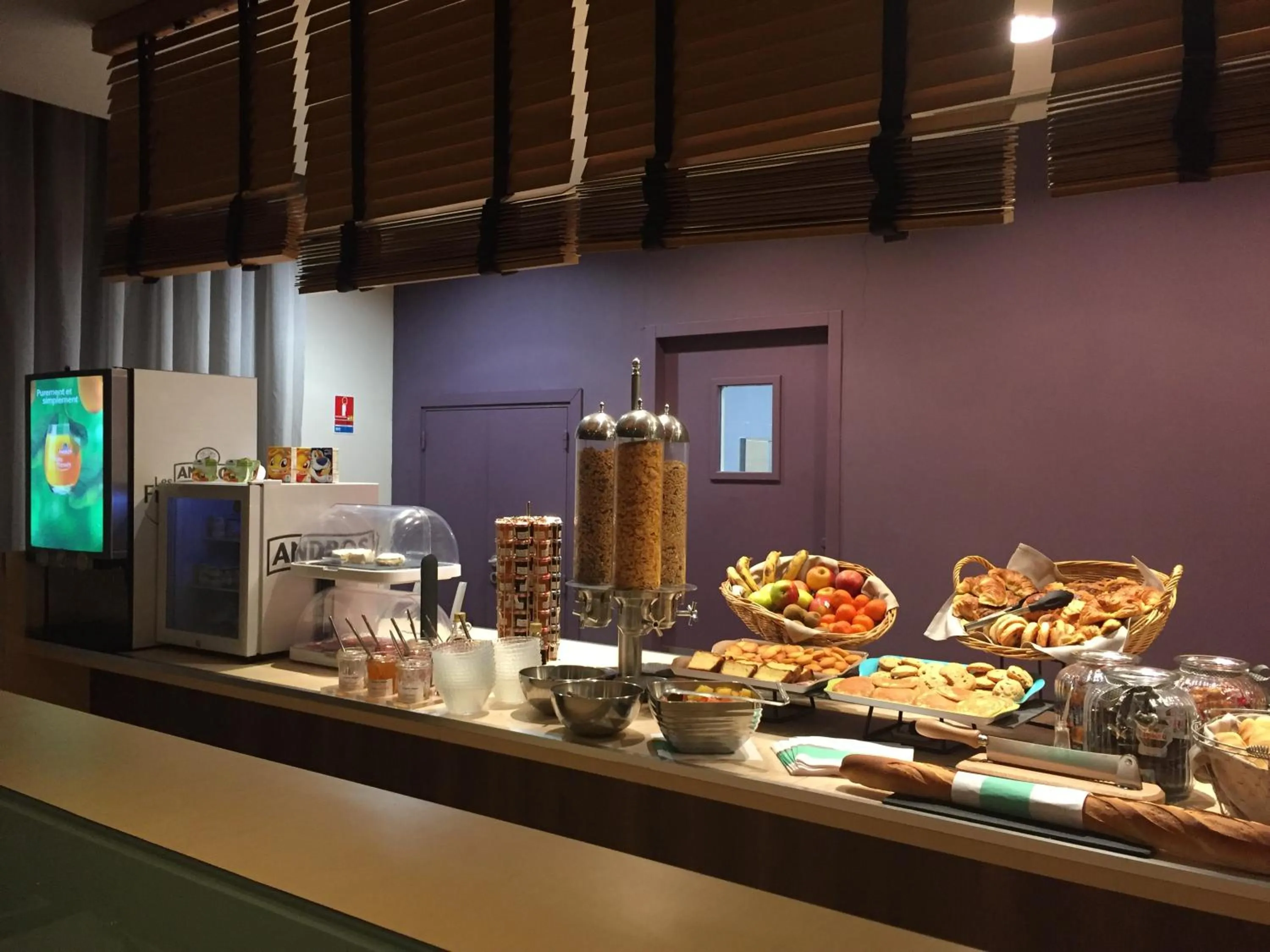 Continental breakfast in Hotel du Casino