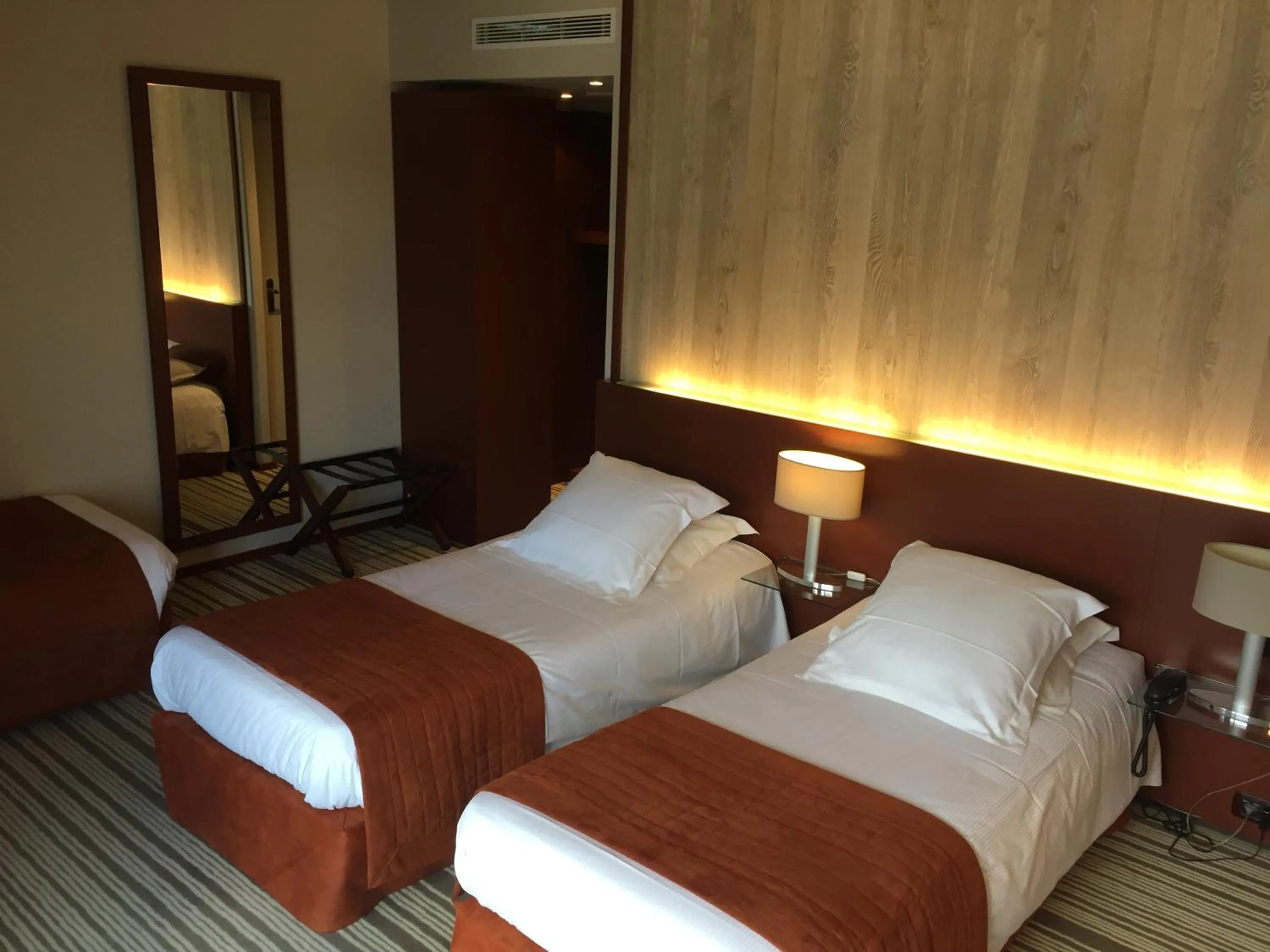 Photo of the whole room, Bed in Hotel du Casino