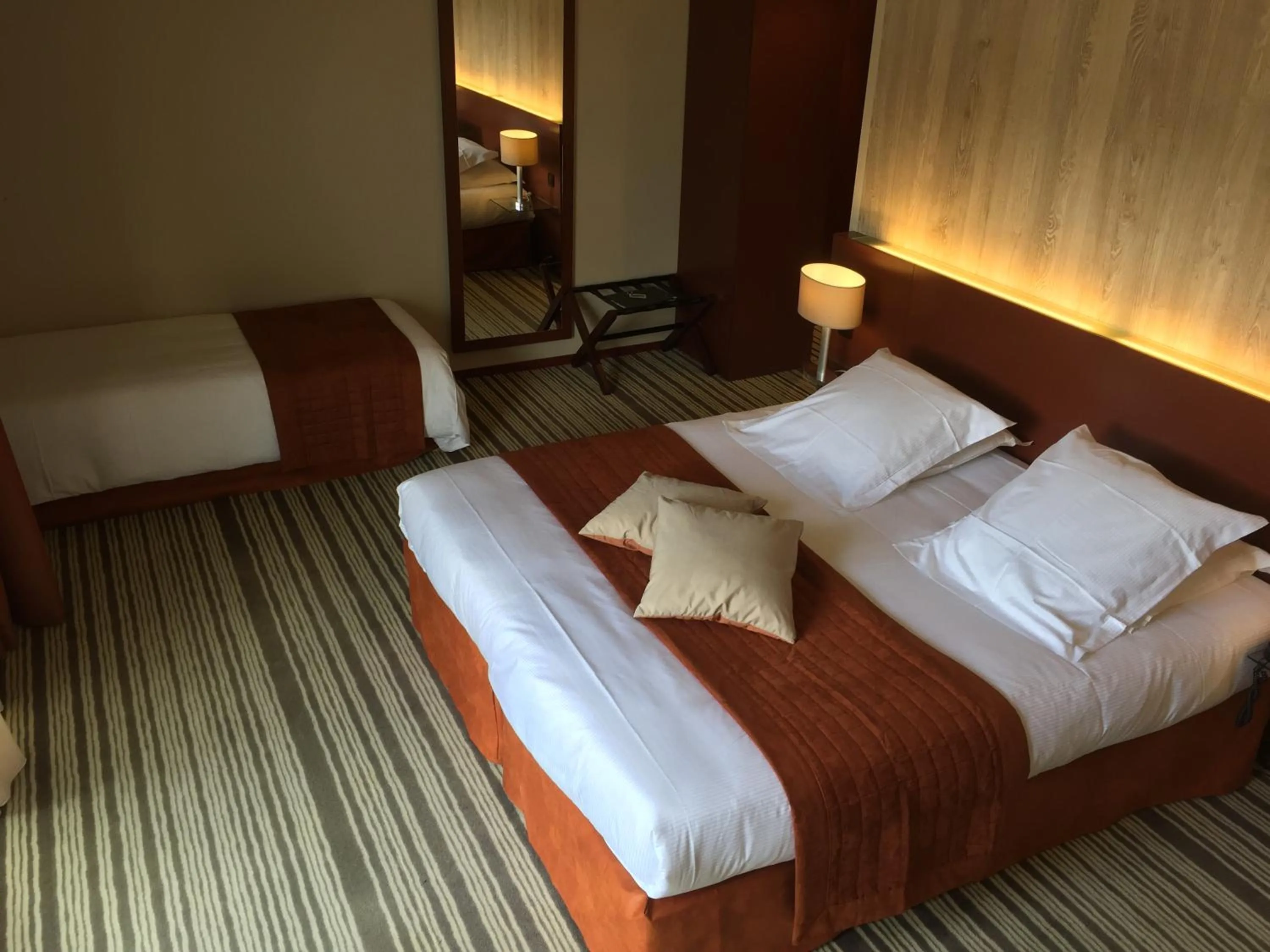 Photo of the whole room, Bed in Hotel du Casino