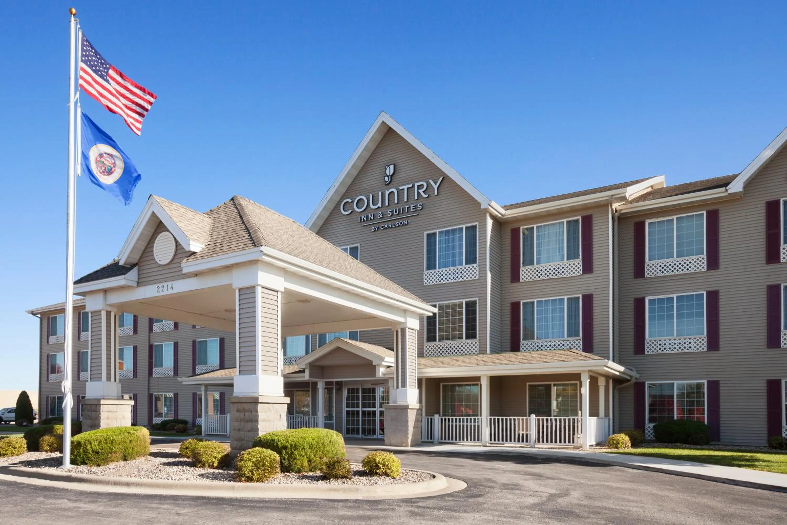 Facade/entrance in Country Inn & Suites by Radisson, Albert Lea - Austin