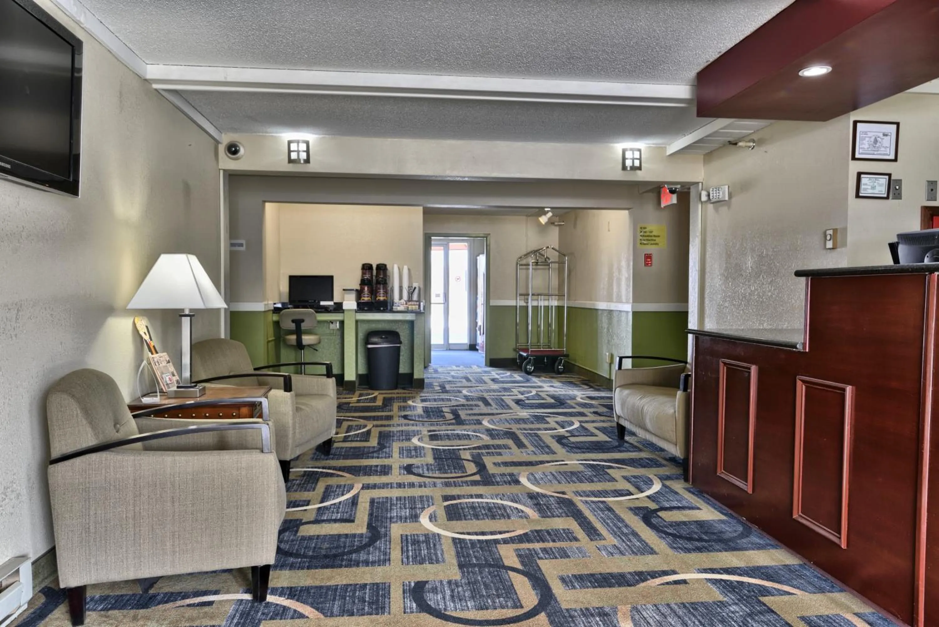 Lobby or reception in Super 8 by Wyndham Bangor