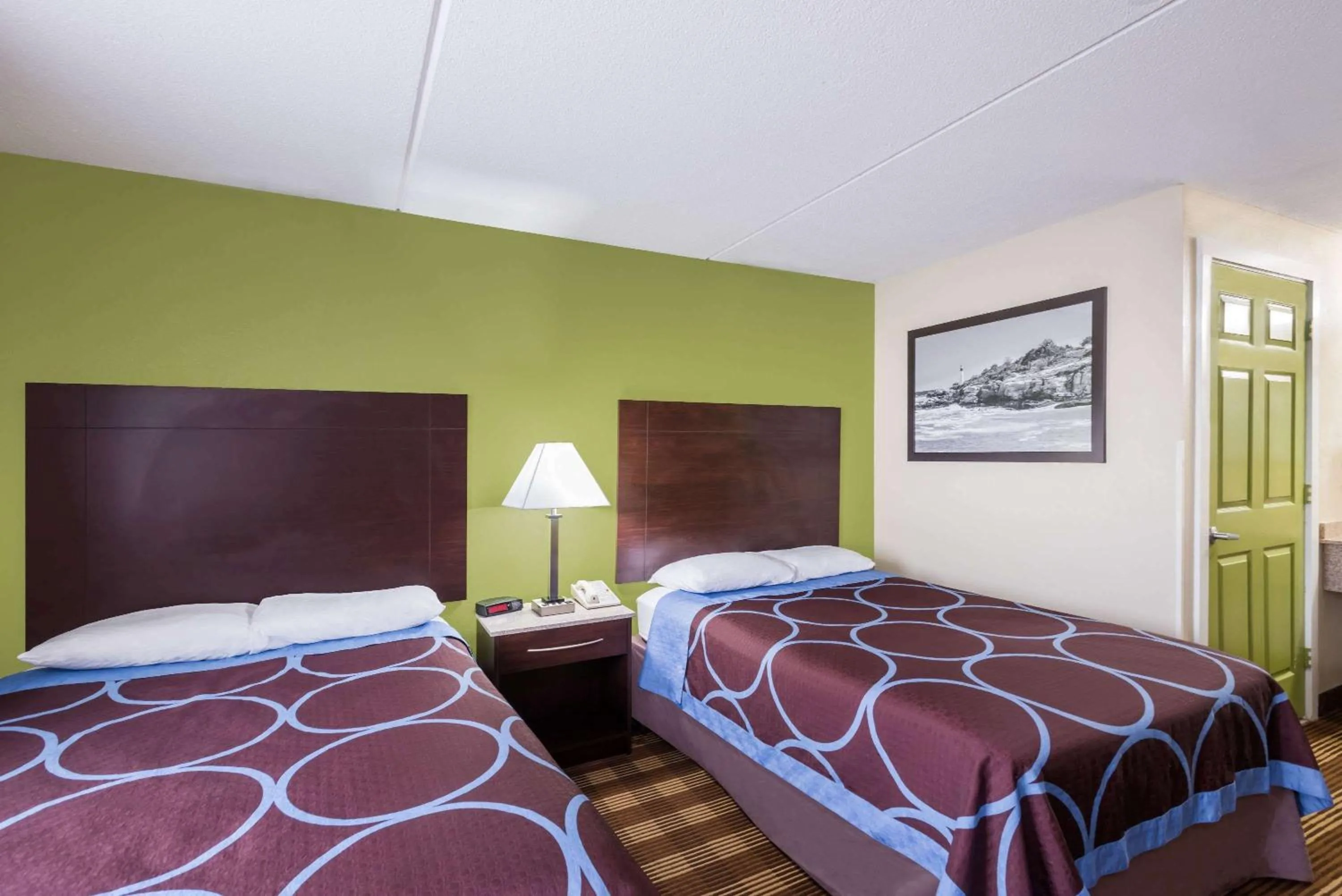 Photo of the whole room, Bed in Super 8 by Wyndham Bangor