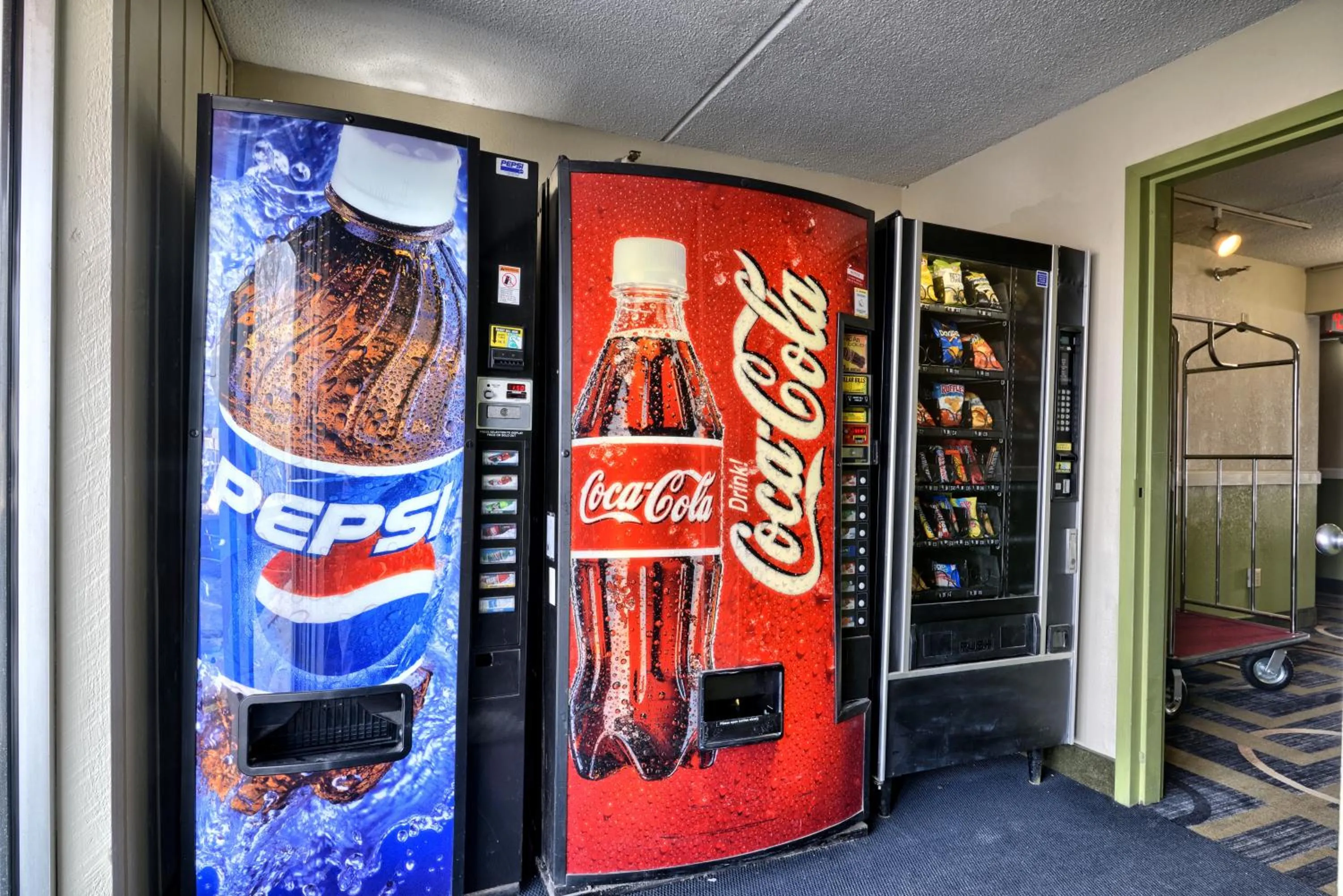 Food and drinks in Super 8 by Wyndham Bangor