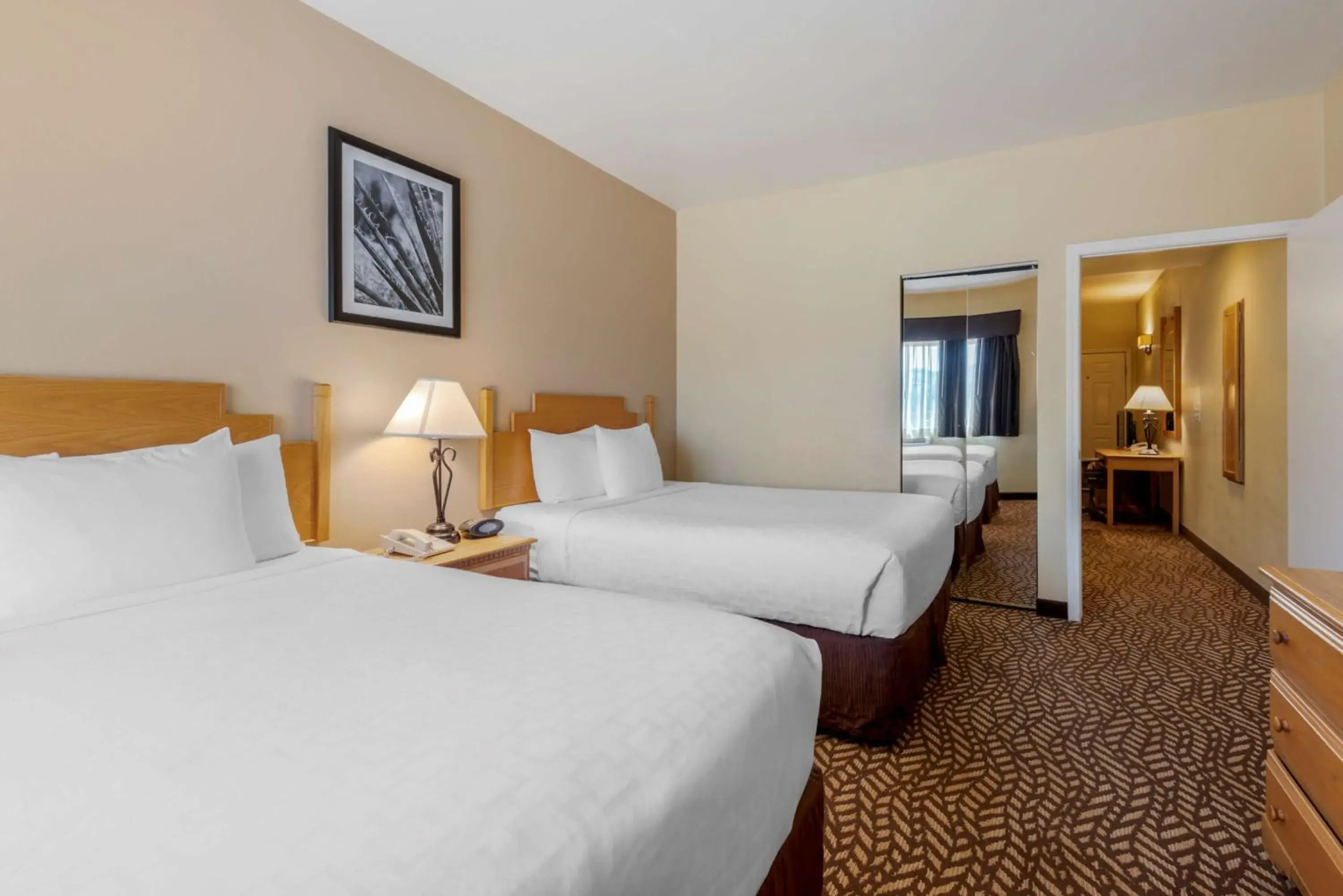 Queen Suite with Three Queen Beds - Non-Smoking in Best Western Turquoise Inn & Suites Queen Suite with Three Queen Beds - Non-Smoking in Best Western Turquoise Inn & Suites