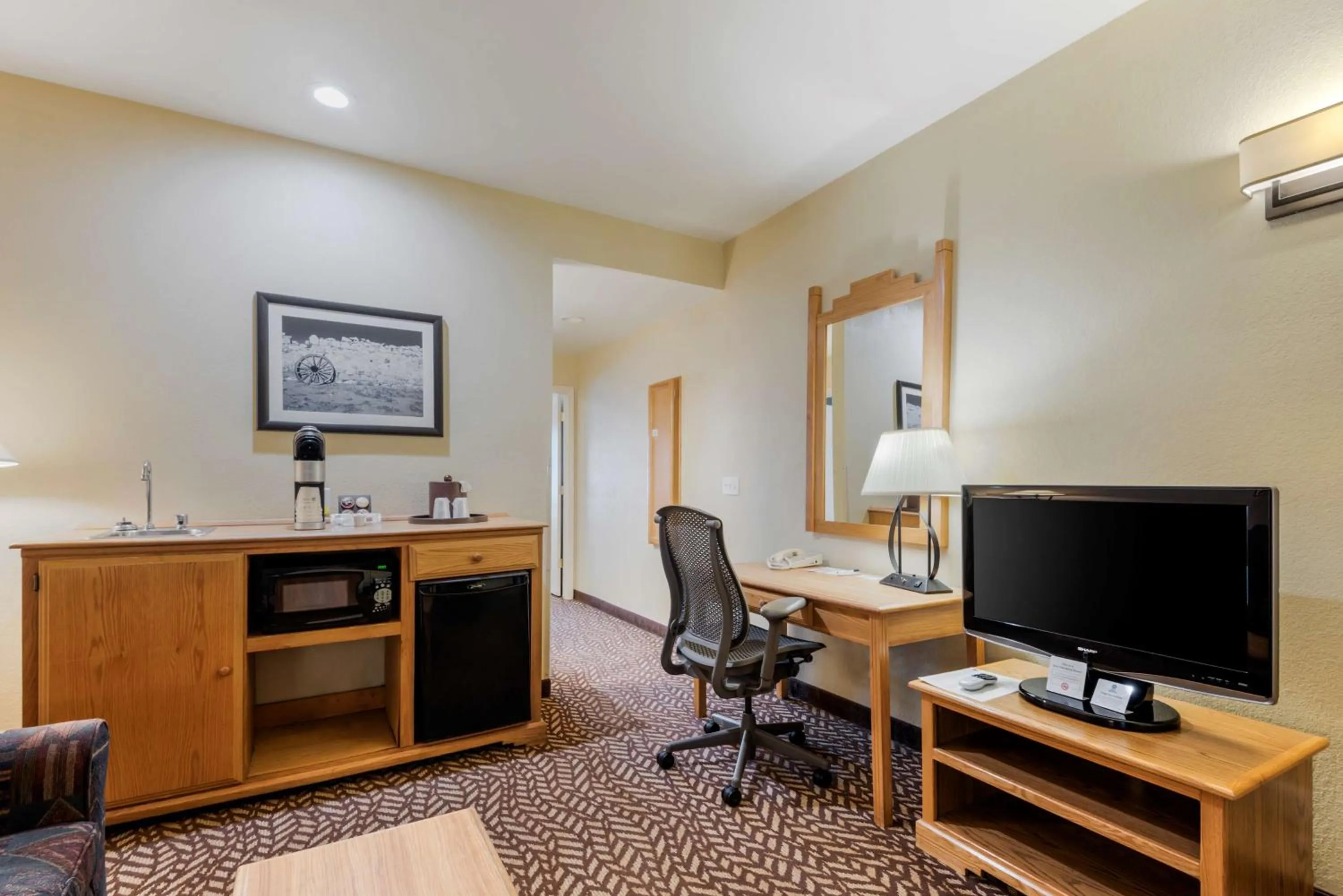 Photo of the whole room in Best Western Turquoise Inn & Suites